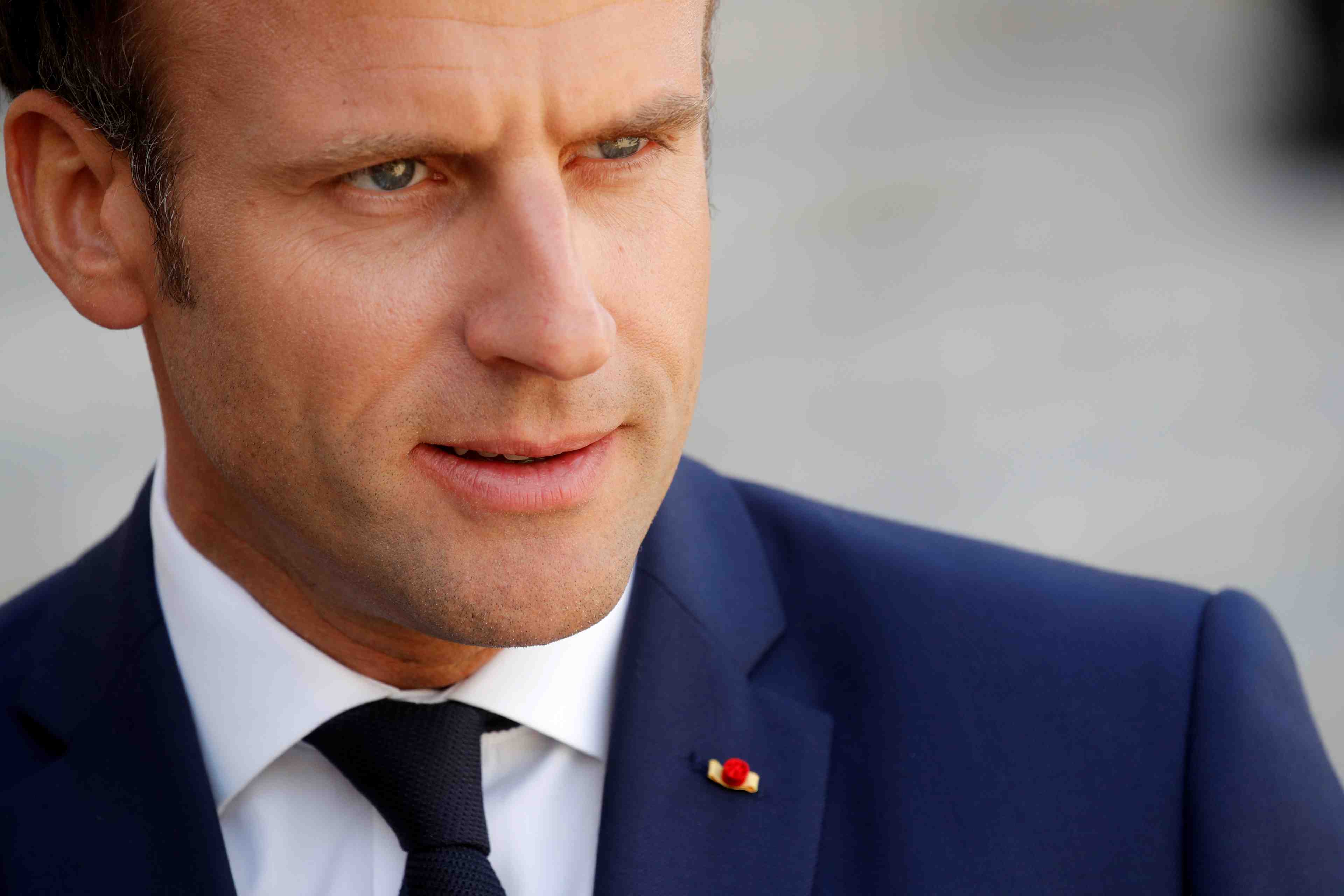 72 elus de droite souhaitent la "reussite" de macron