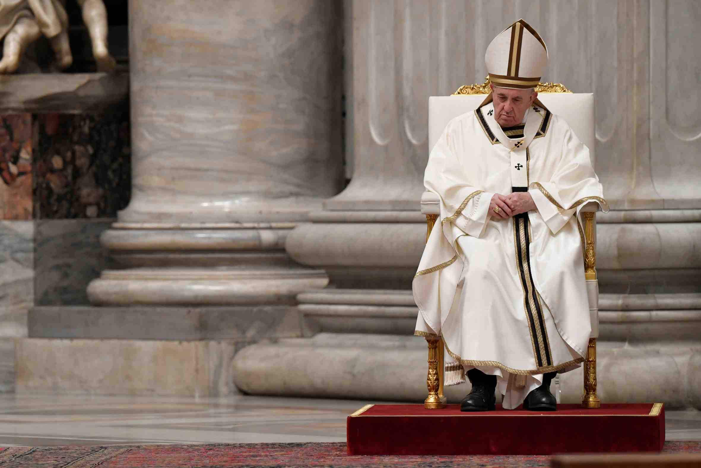 Le pape appelle a ne pas ceder a la peur, pour la veillee pascale