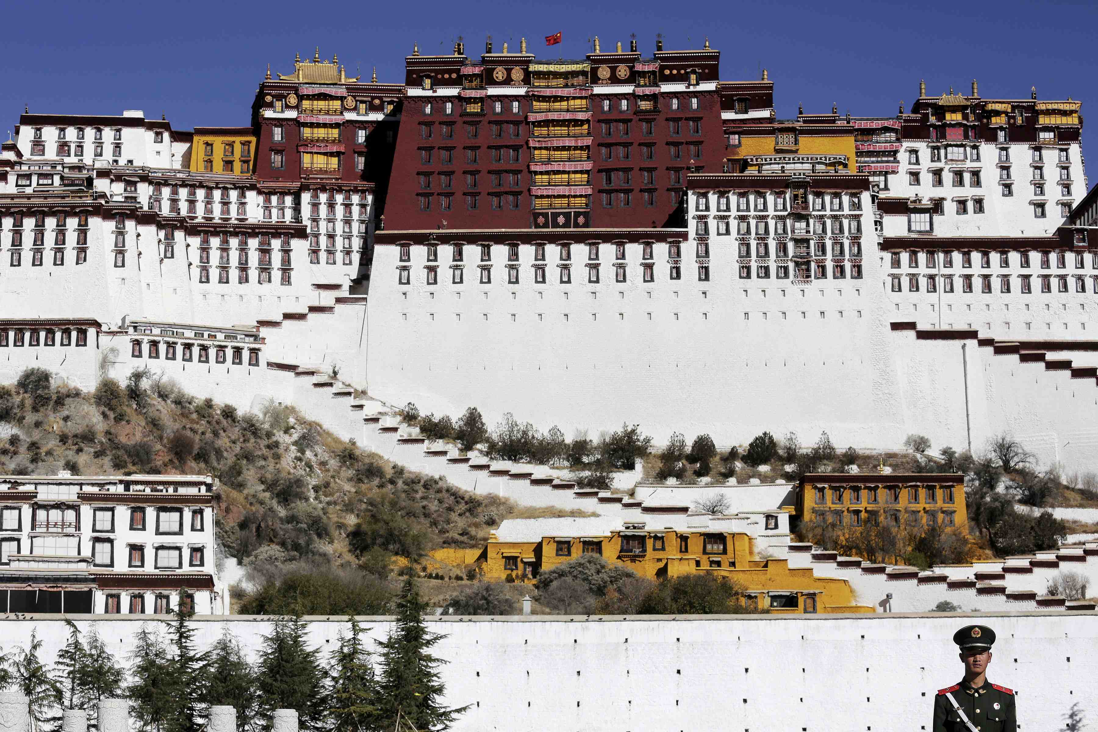 Exclusif: la chine developpe un programme de travail de masse au tibet