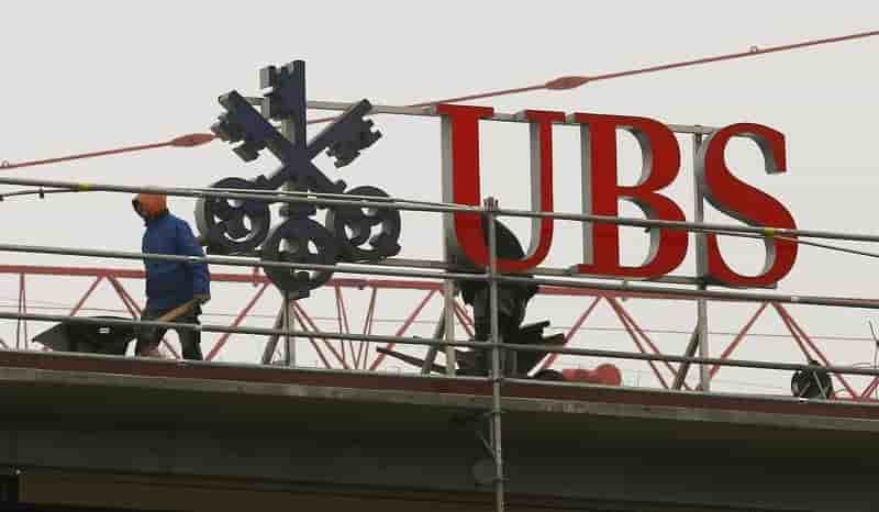 Ubs puise dans ses provisions et fait face a de nouveaux risques