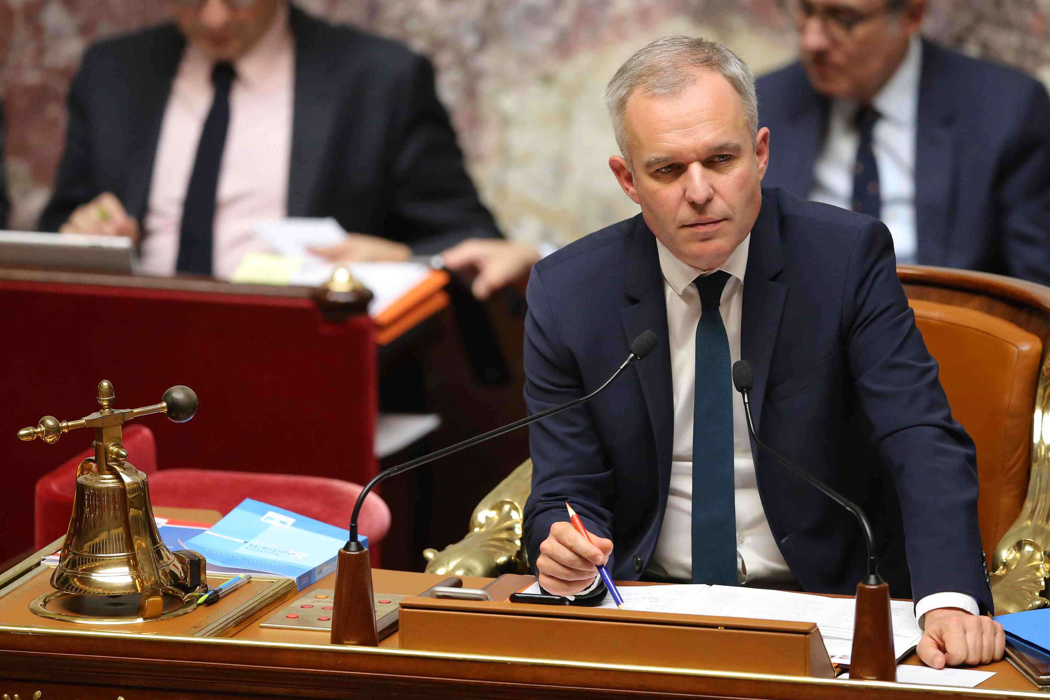 L'assemblee consulte les francais sur la participation citoyenne