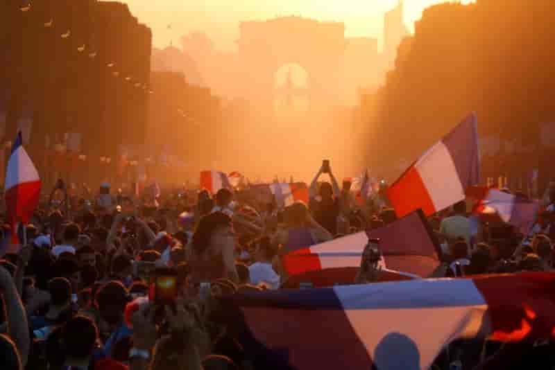 Les champions du monde attendus a paris pour un sacre populaire