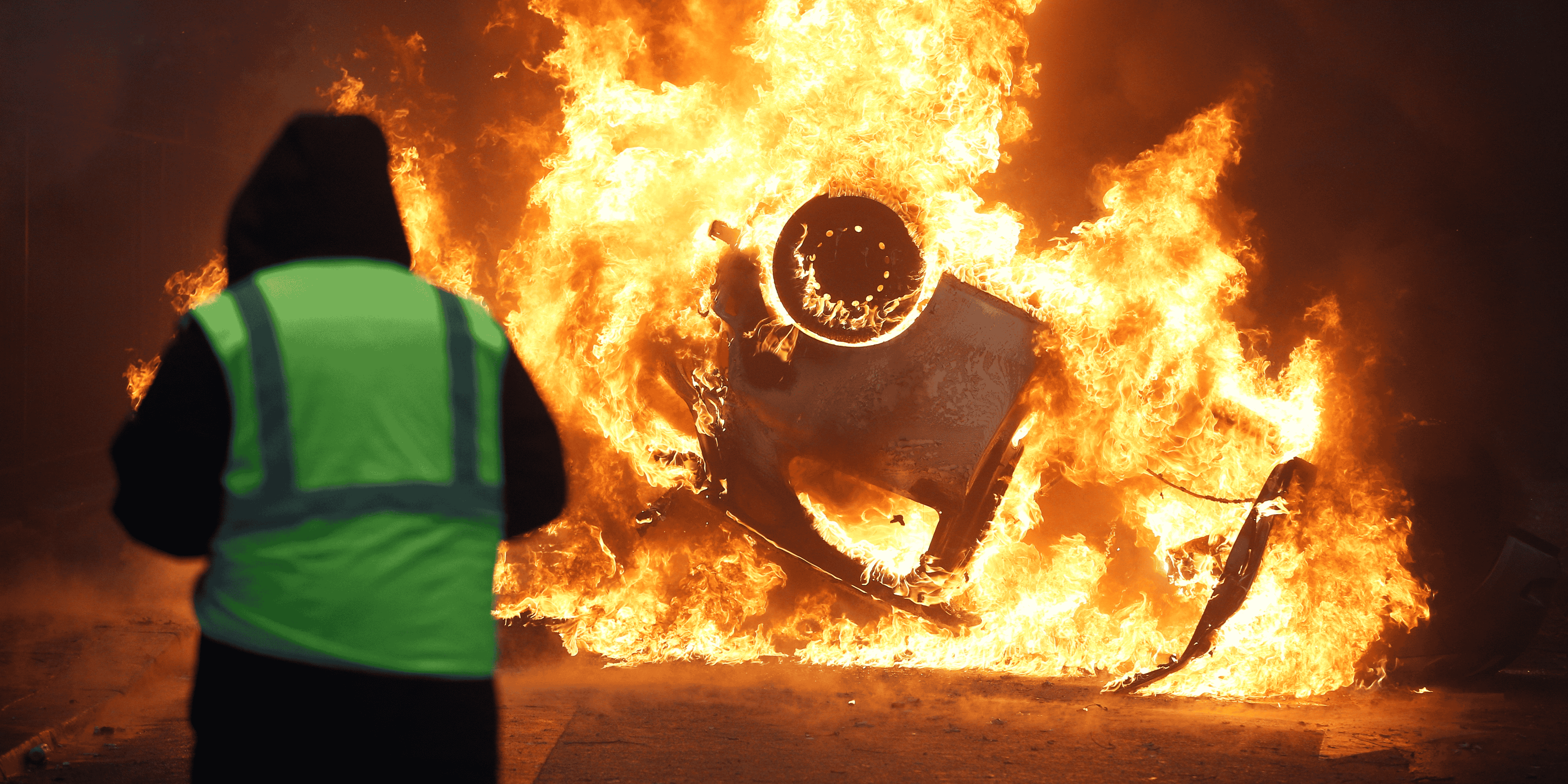 Graves violences a paris lors de la manifestation des "gilets jaunes"