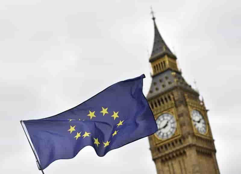 Brexit: le texte de base insiste sur les expatries et les banques