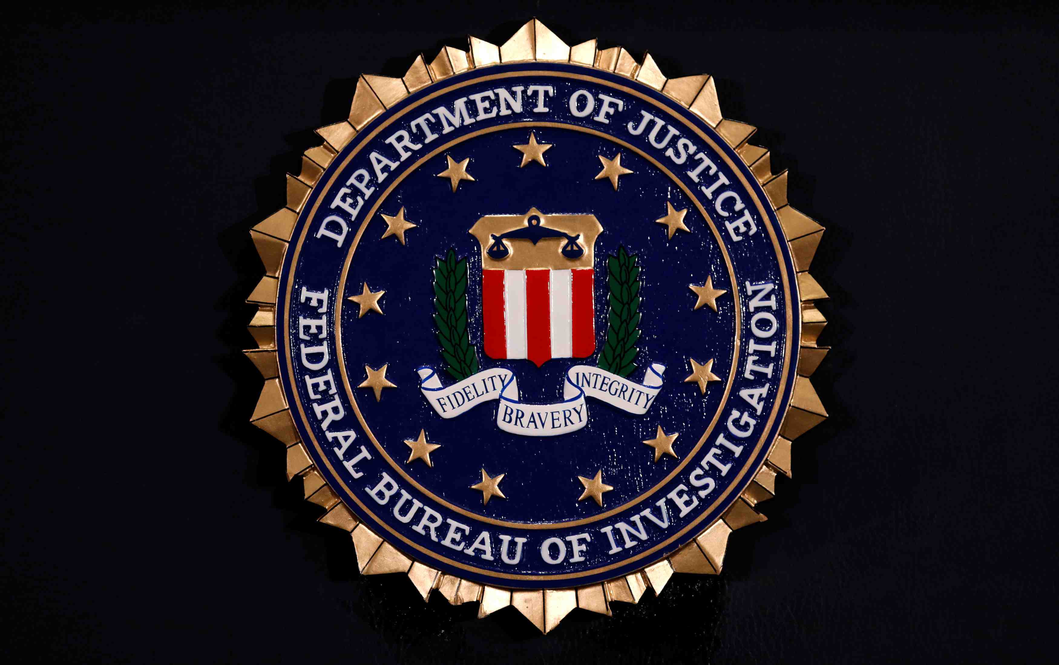 Courriels de clinton: trump se felicite d'avoir limoge l'ex-directeur du fbi