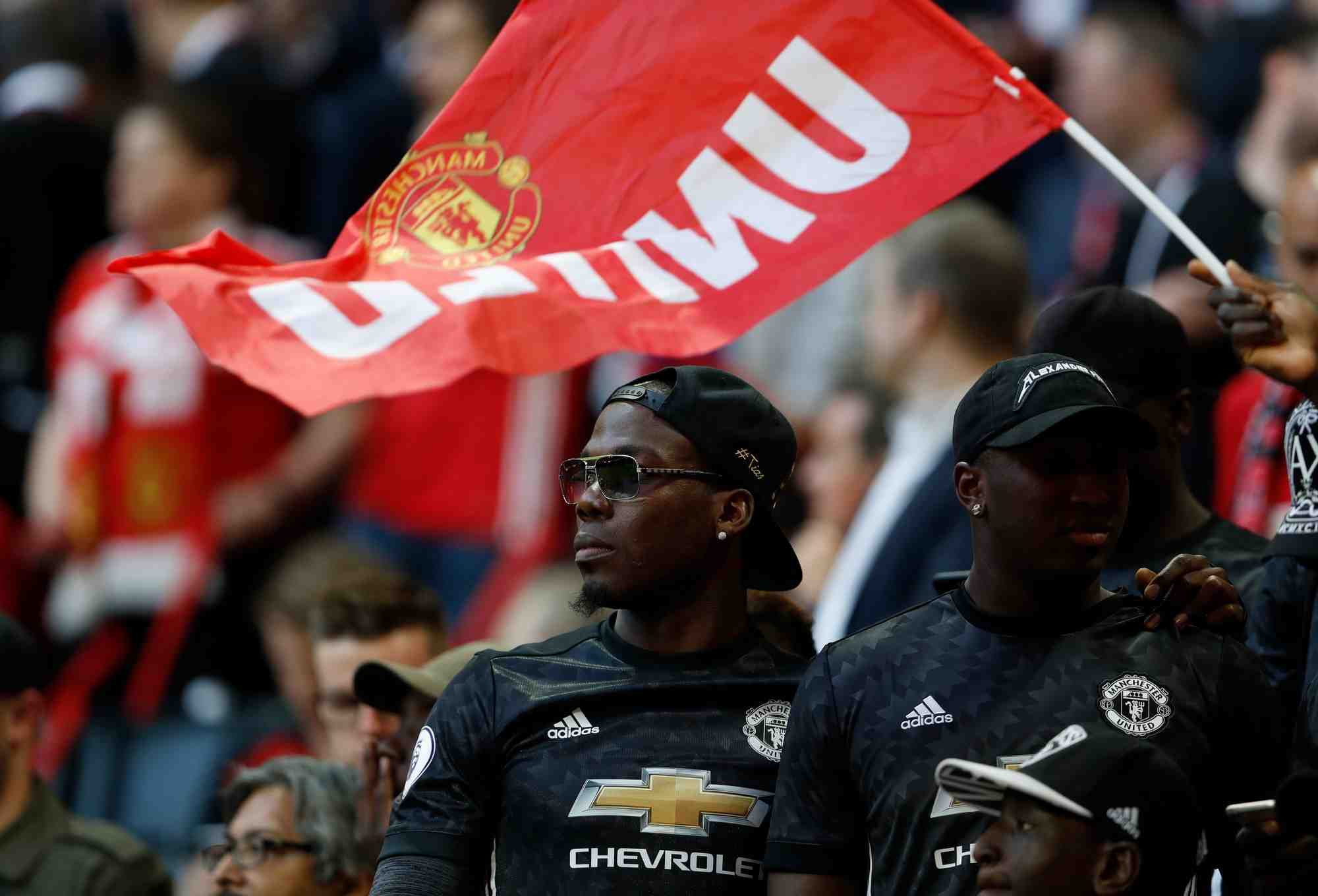 Mathias pogba dans les tribunes avant un match