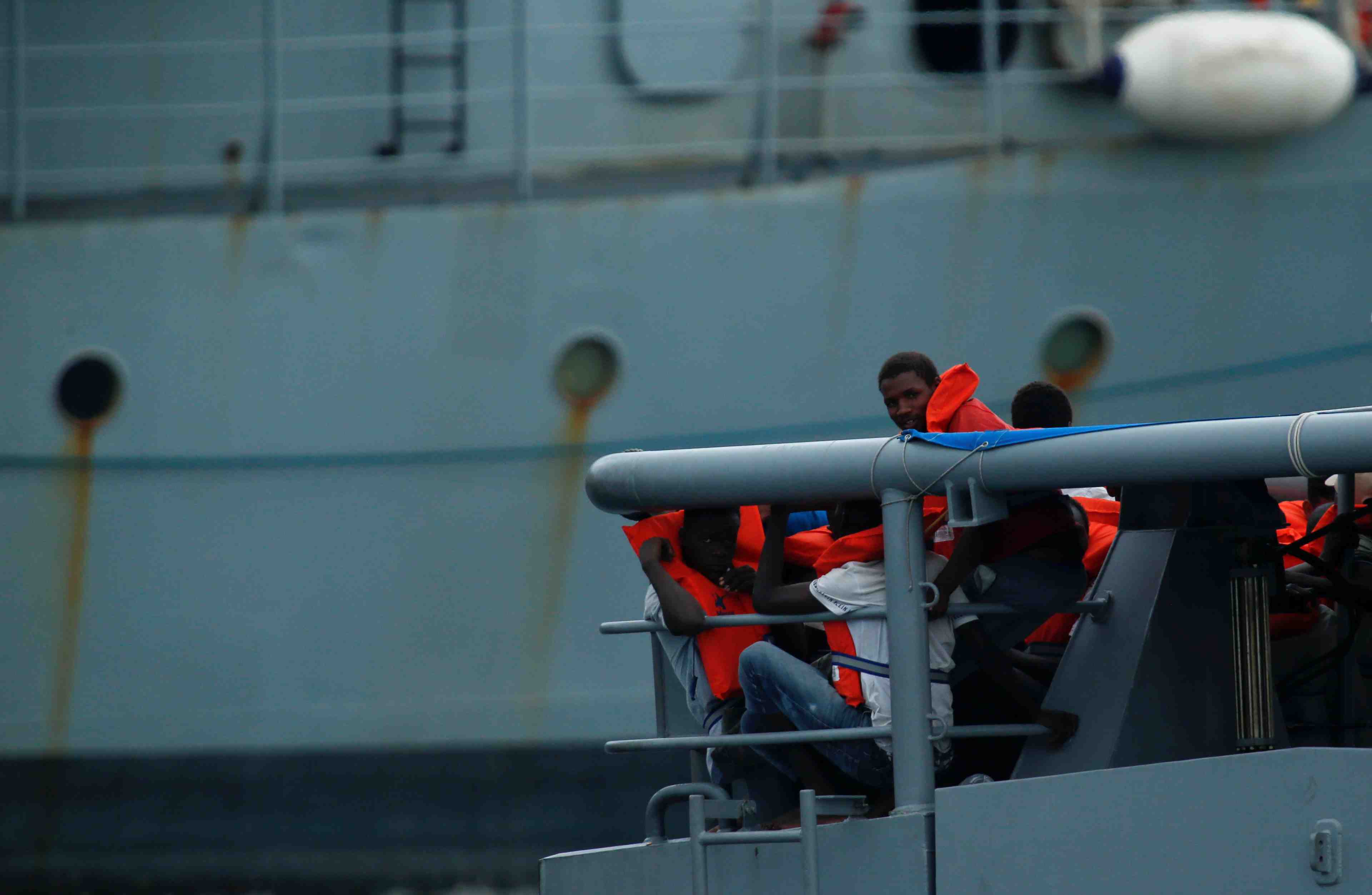 La france a accepte 250 refugies des navires humanitaires cet ete