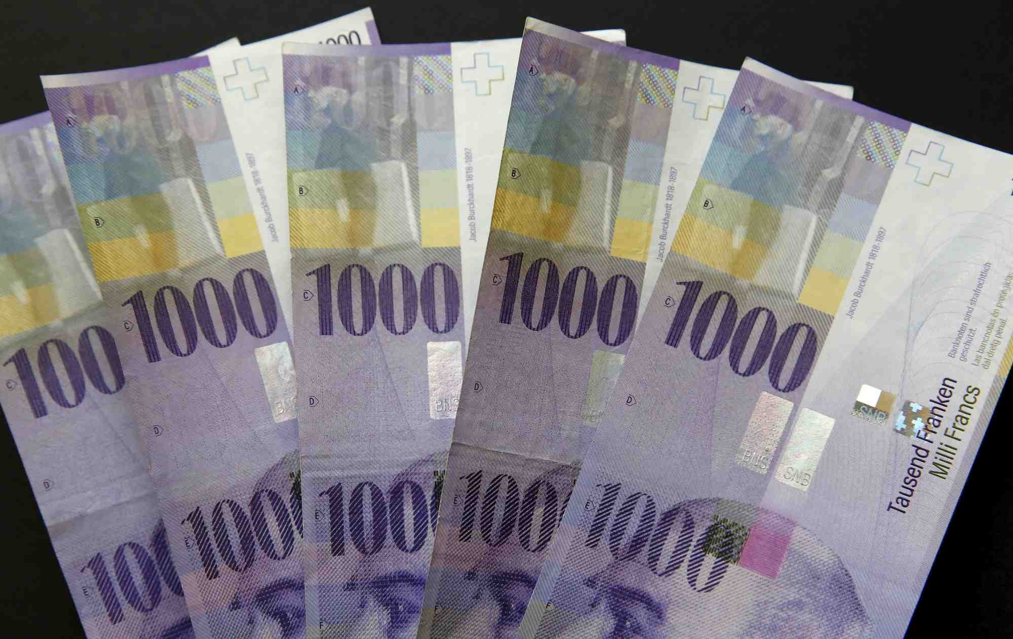 Illustration de billets de francs suisses