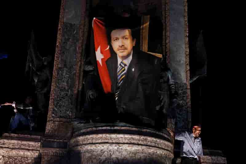 La turquie promet plus de democratie apres le putsch avorte