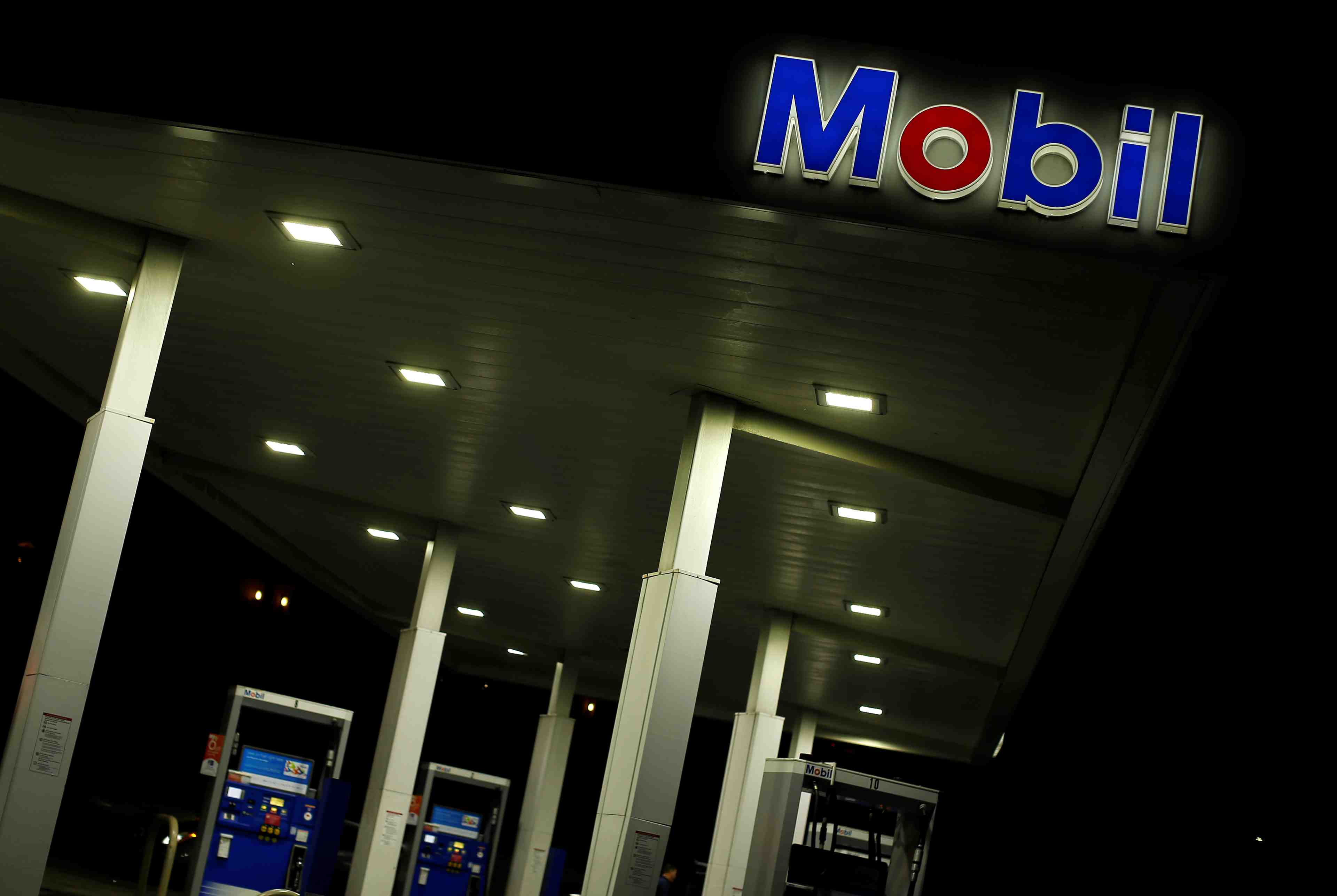 Le mozambique dit ne pas etre informe des projets gnl d'exxon/total