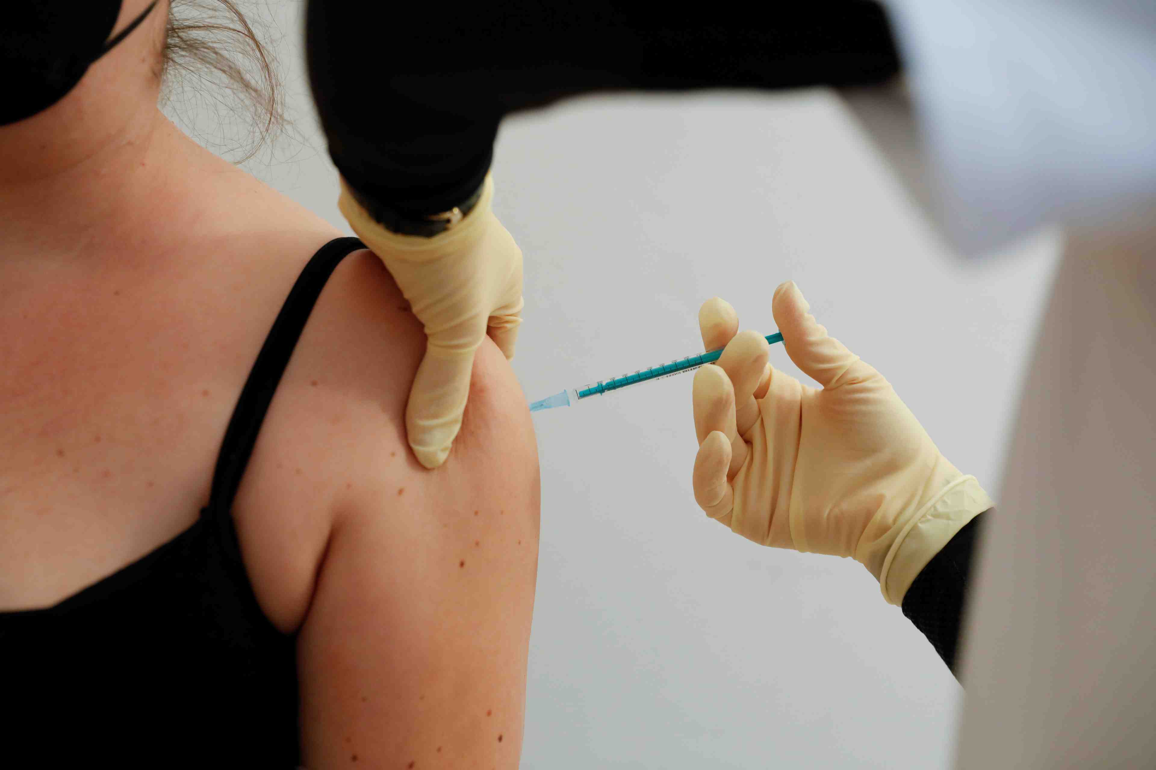 L'allemagne privilegie aussi le vaccin pfizer-biontech chez les moins de 30 ans