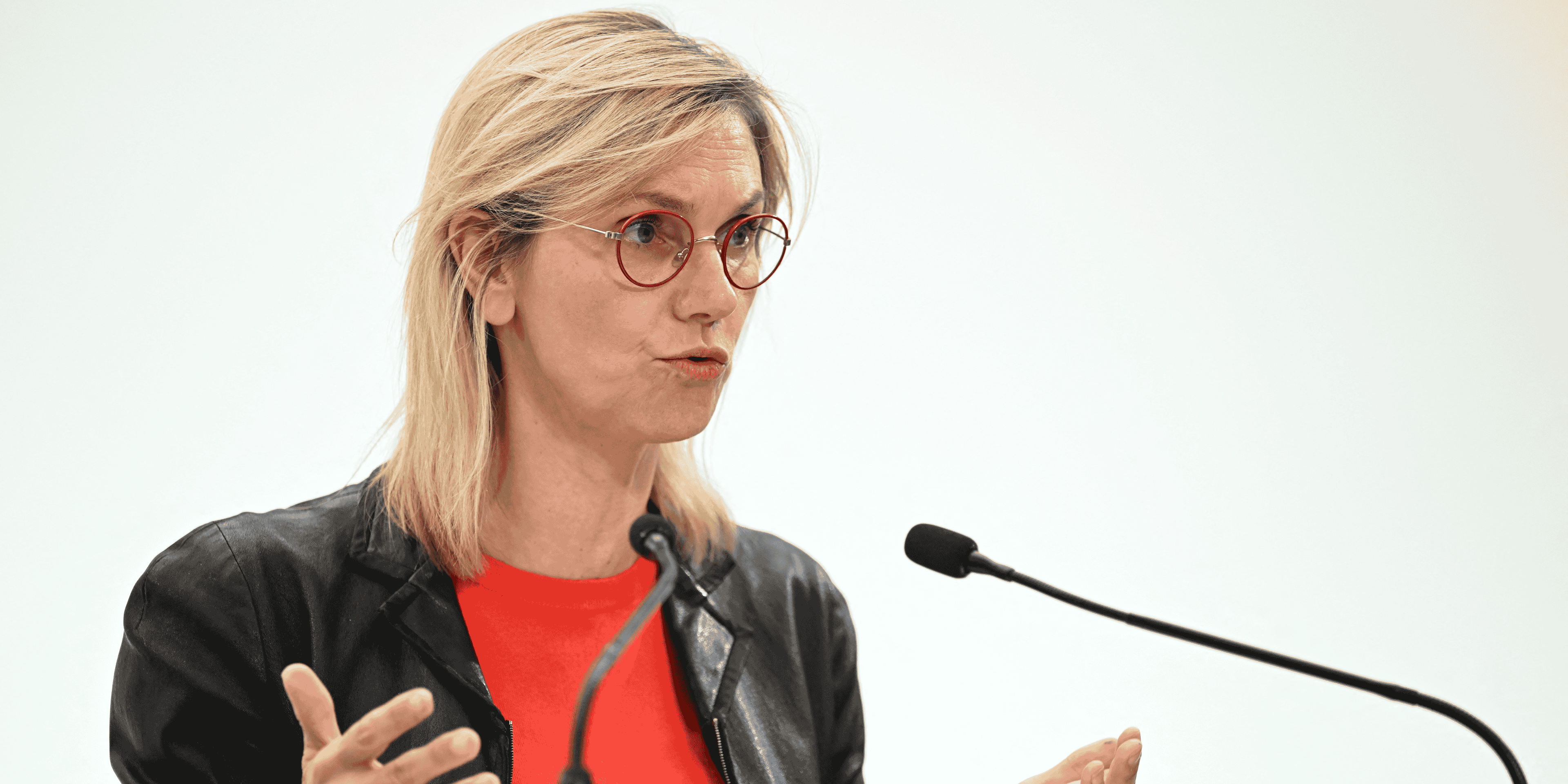 La ministre francaise de la transition energetique agnes pannier-runacher lors d'une conference de presse sur la situation energetique
