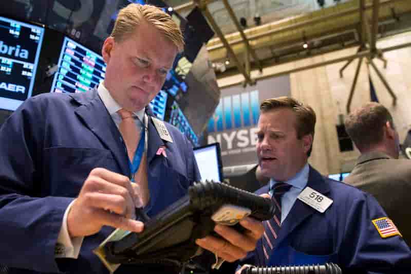 Wall Street ouvre indécise dans l'attente du PMI