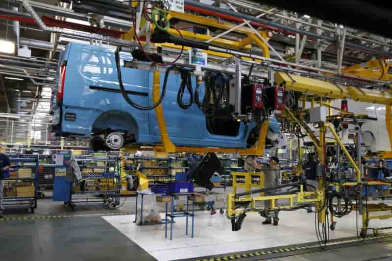 La fin des 35 heures actee a l'usine psa de vesoul