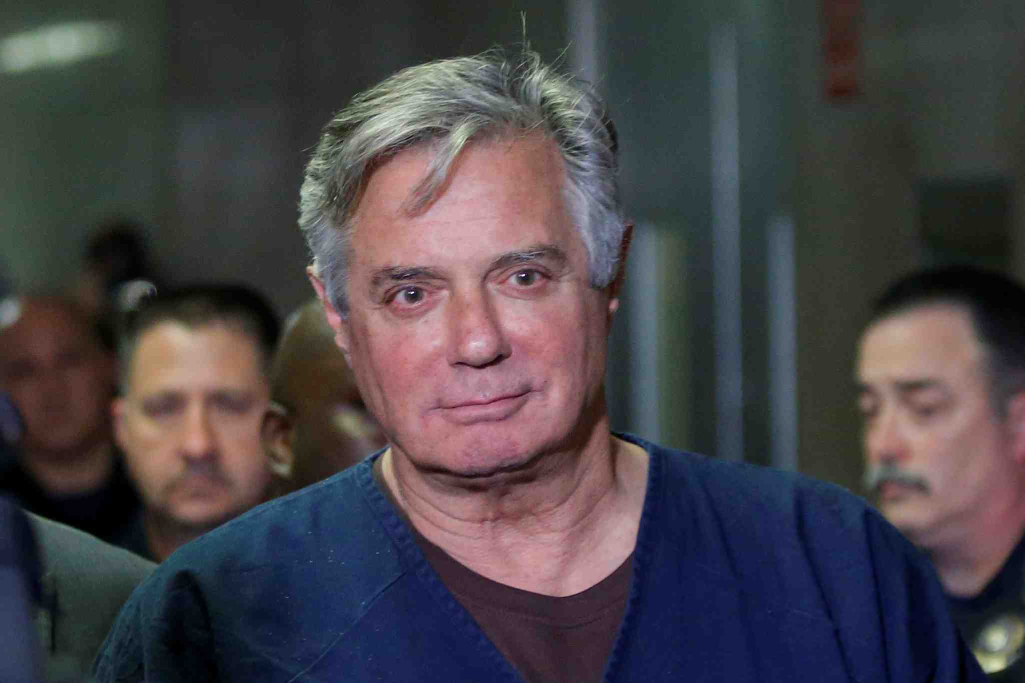 Usa: trump gracie son ex-directeur de campagne et un associe