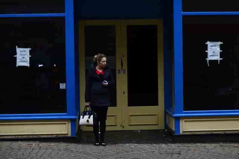 Le deficit commercial britannique se reduit plus que prevu
