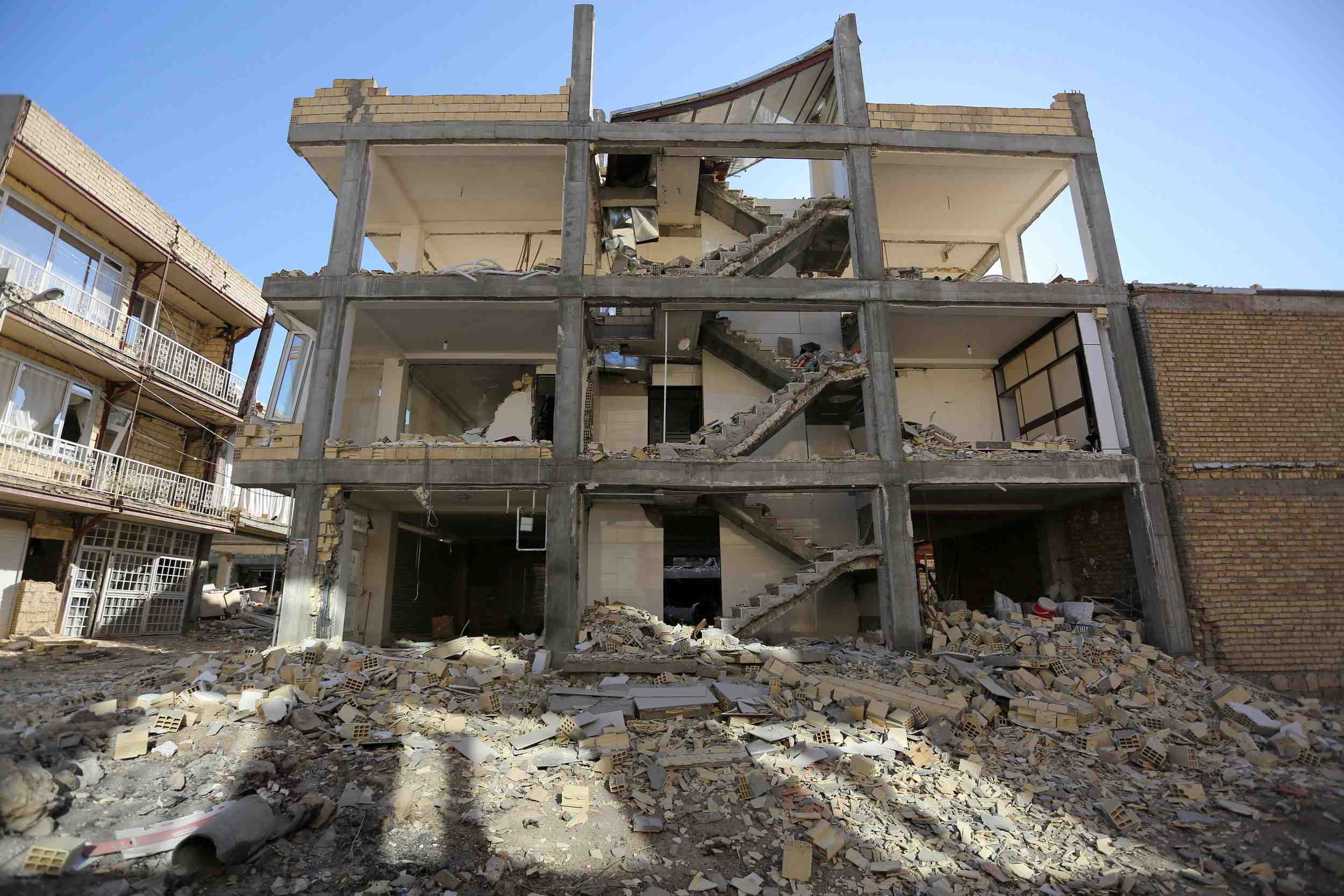 Iran/seisme: fin des operations de secours