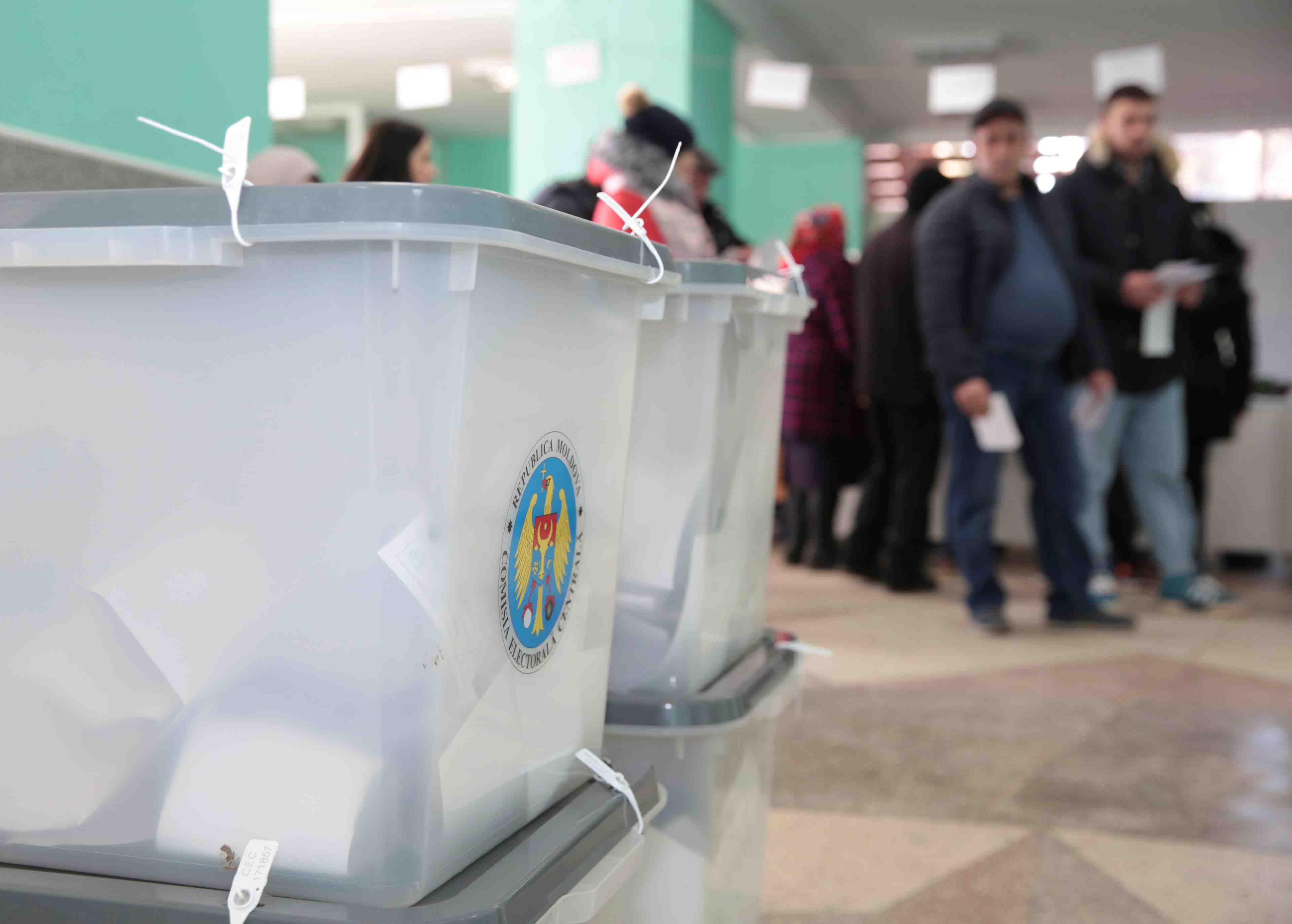 Les legislatives en moldavie ne degagent aucune majorite