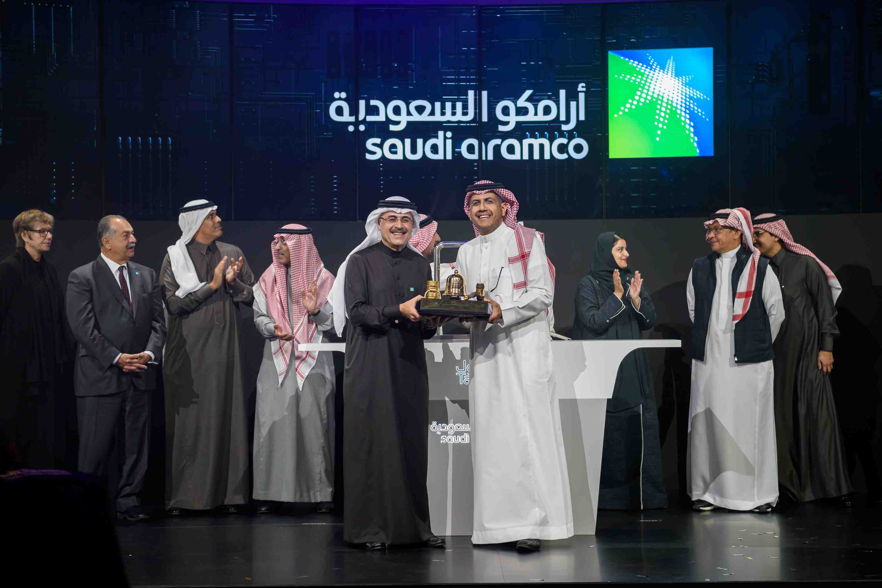 L'action saudi aramco bondit pour ses debuts, apres la plus importante ipo au monde