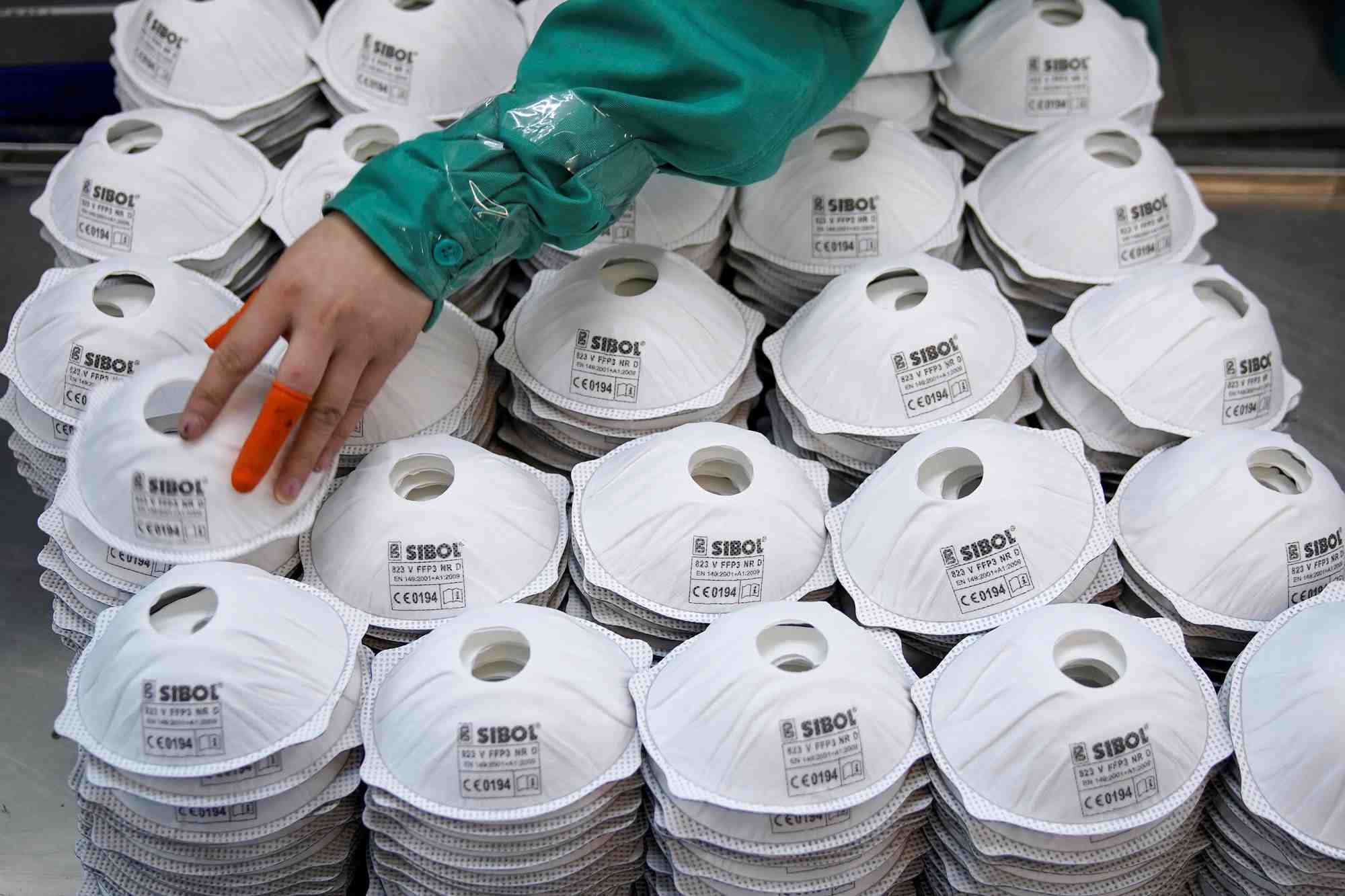 Coronavirus: la chine envoie un million de masques en france