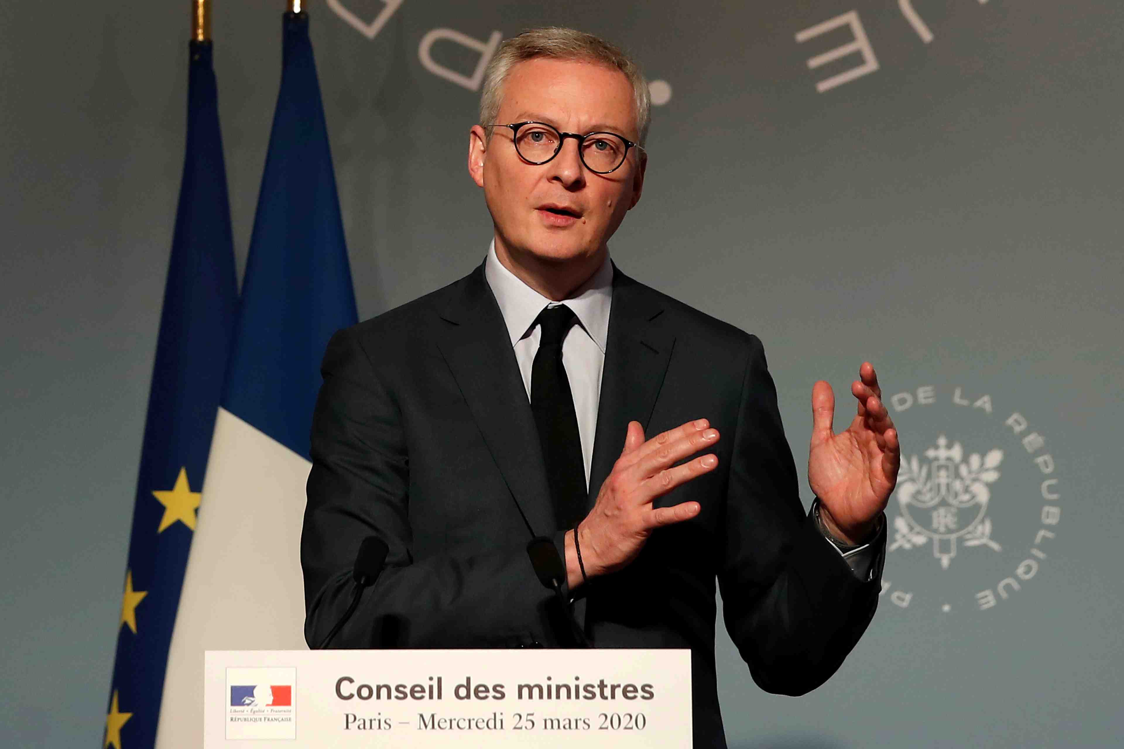 Le gouvernement decide a soutenir air france-klm