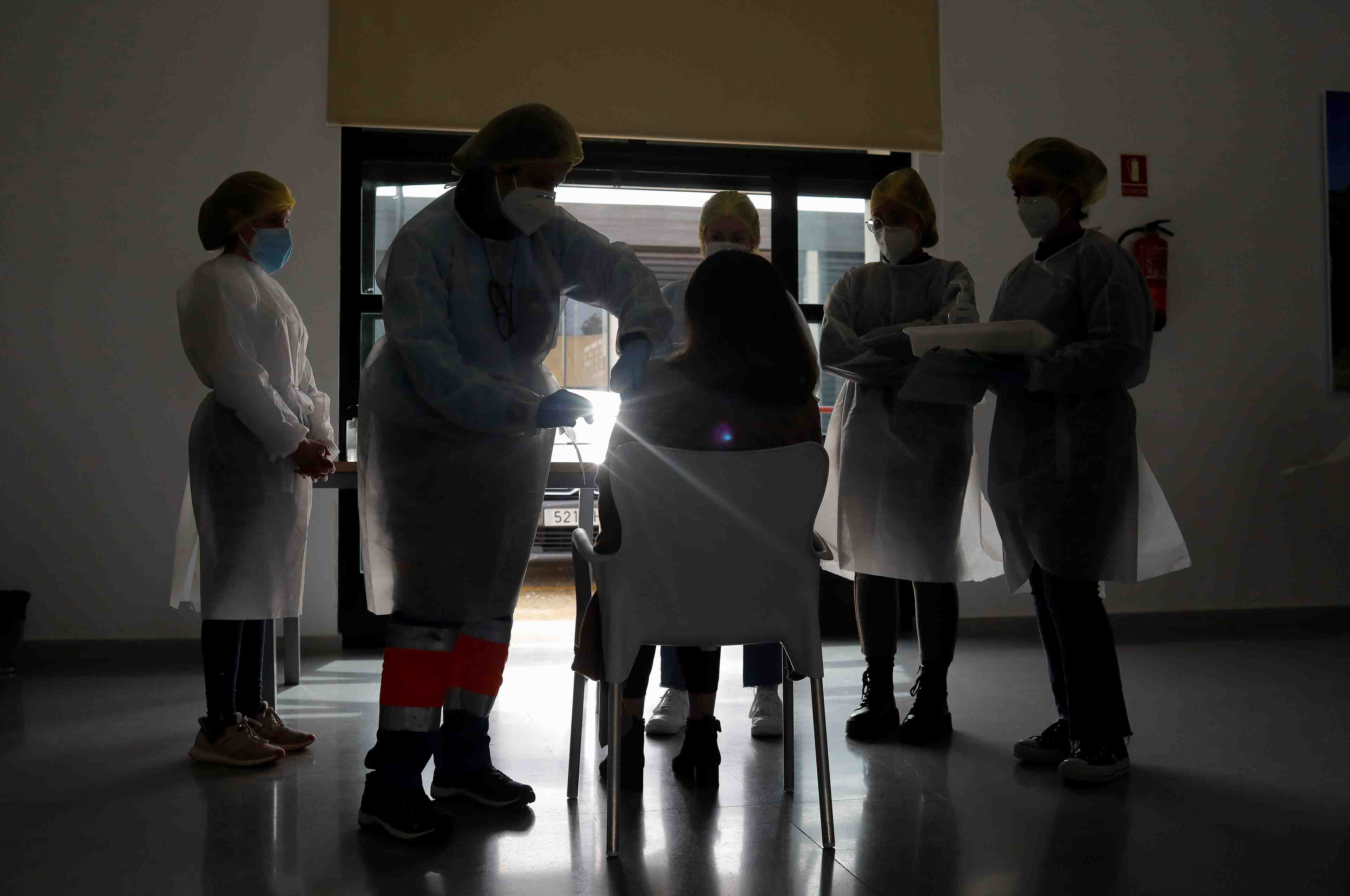 L'espagne recense 8.341 nouveaux cas et 329 deces
