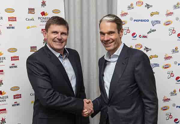 Tertius Carstens, PDG de Pioneer Foods et Eugene Willemsen, directeur de la nouvelle entité PepsiCo Afrique subsaharienne.