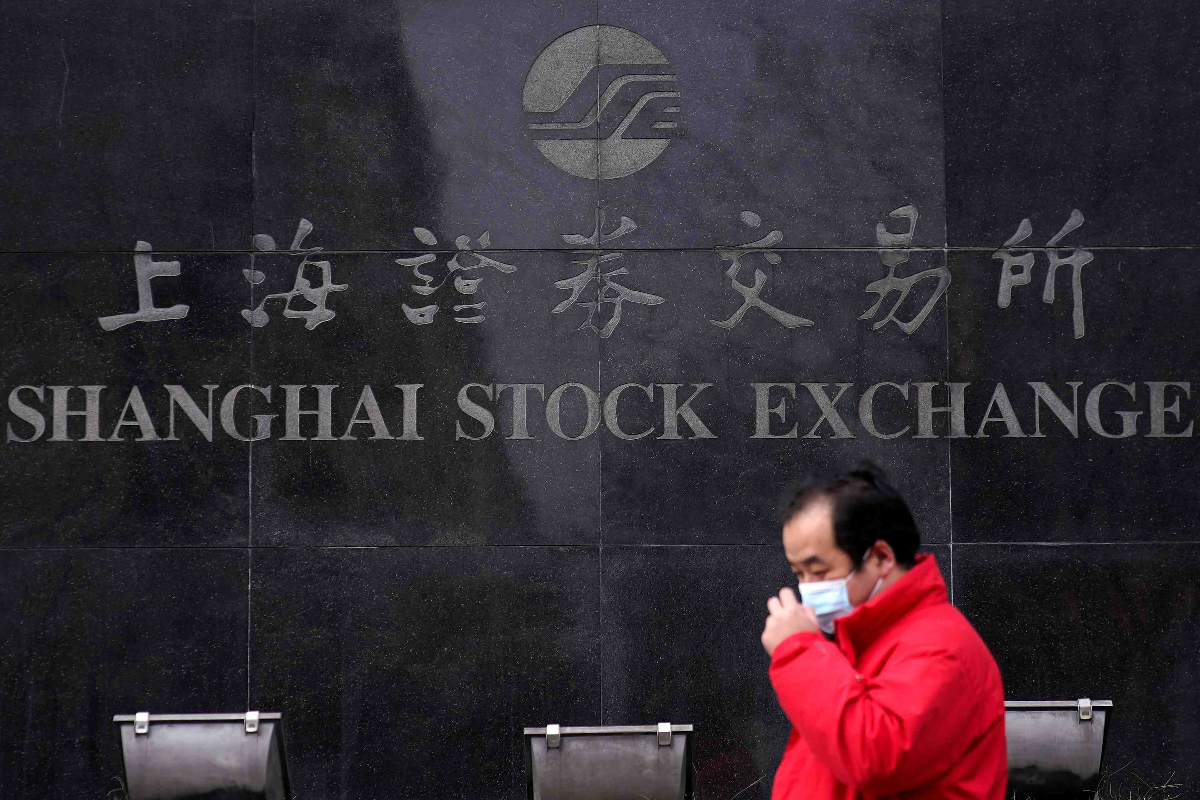 La chine termine dans le vert, les semi-conducteurs en soutien