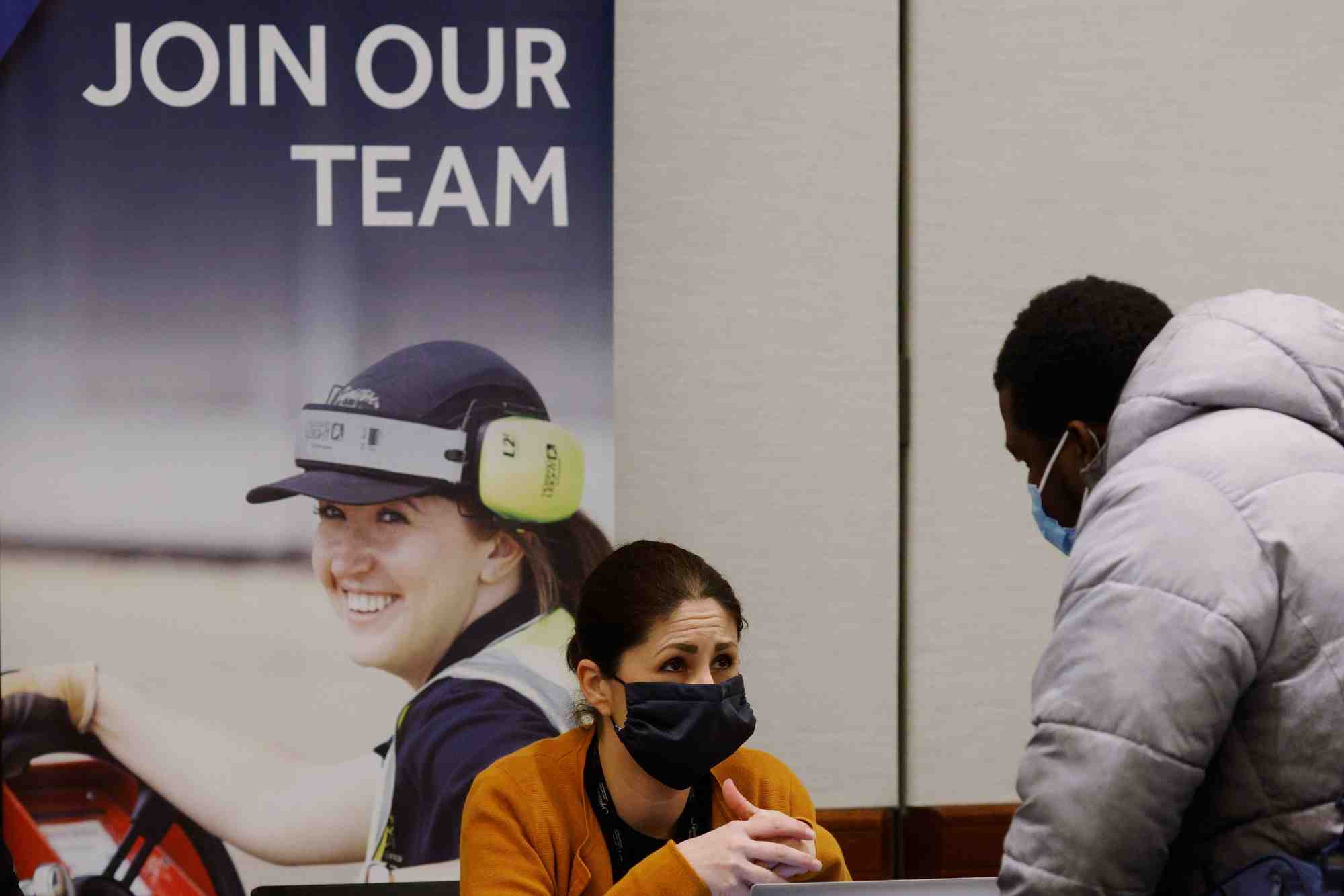 Etats-unis: les creations d'emplois superieures aux attentes en avril