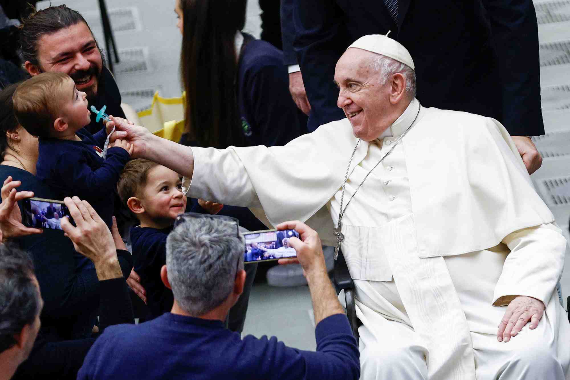 Le pape francois tient son audience generale hebdomadaire au vatican