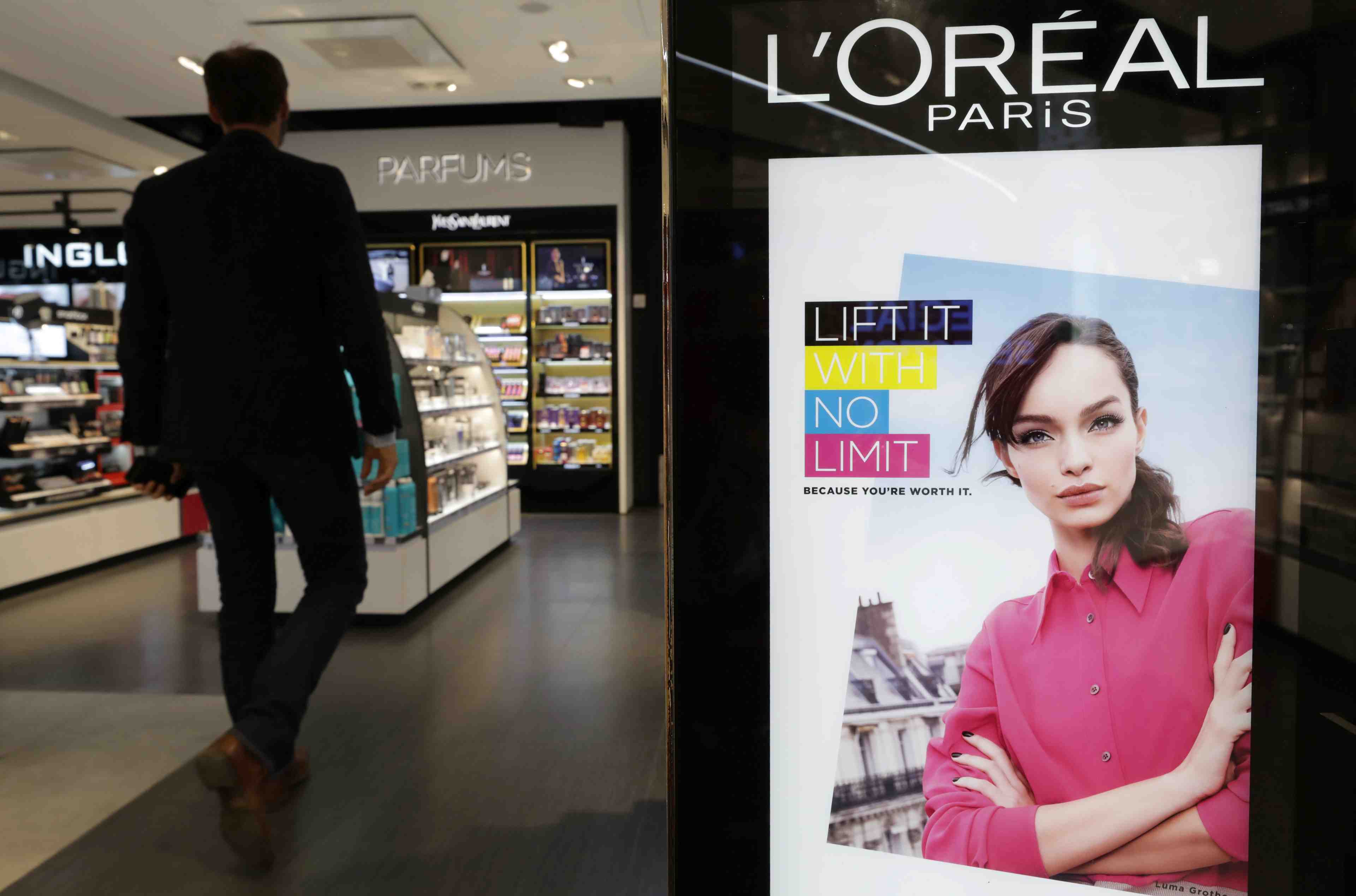 L'oreal depasse les attentes au 3e trimestre grace au luxe