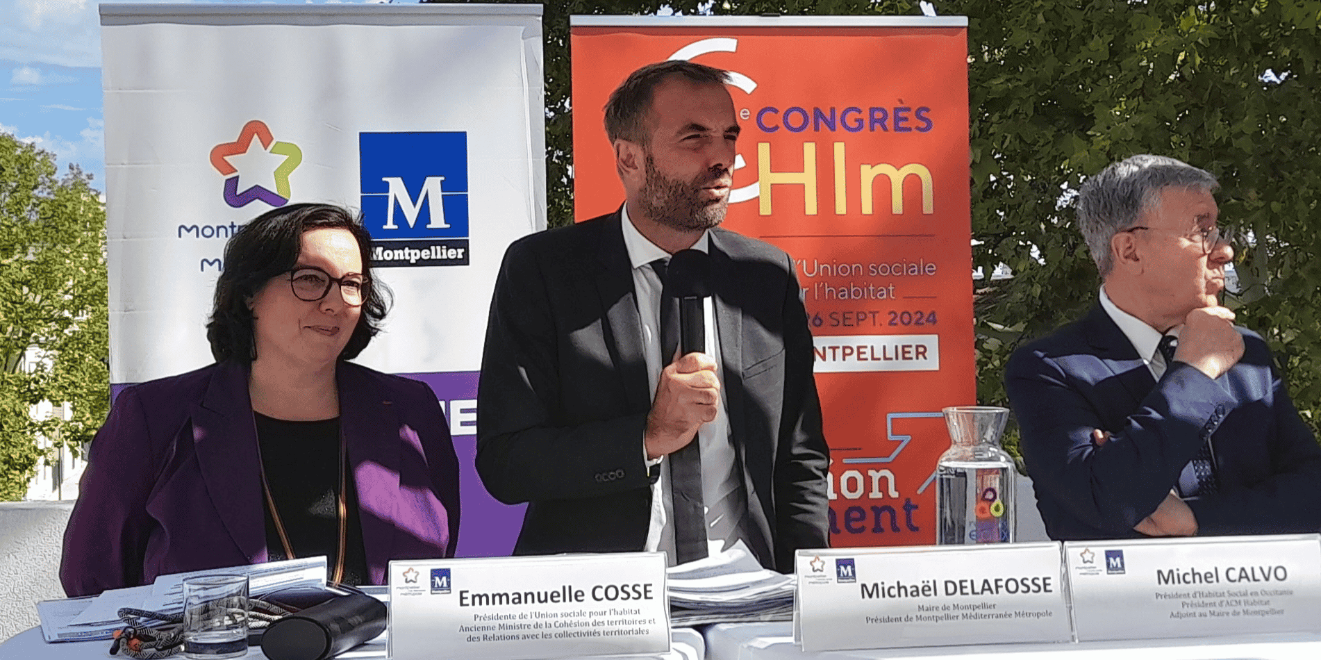 Emmanuelle Cosse (présidente de l'USH), Michaël Delafosse (maire de Montpellier) et Michel Calvo (président de Habitat Social Occitanie) le 16 septembre 2024 à Montpellier, pour présenter les enjeux du congrès HLM qui se tiendra du 24 au 26 septembre dans la capitale languedocienne.