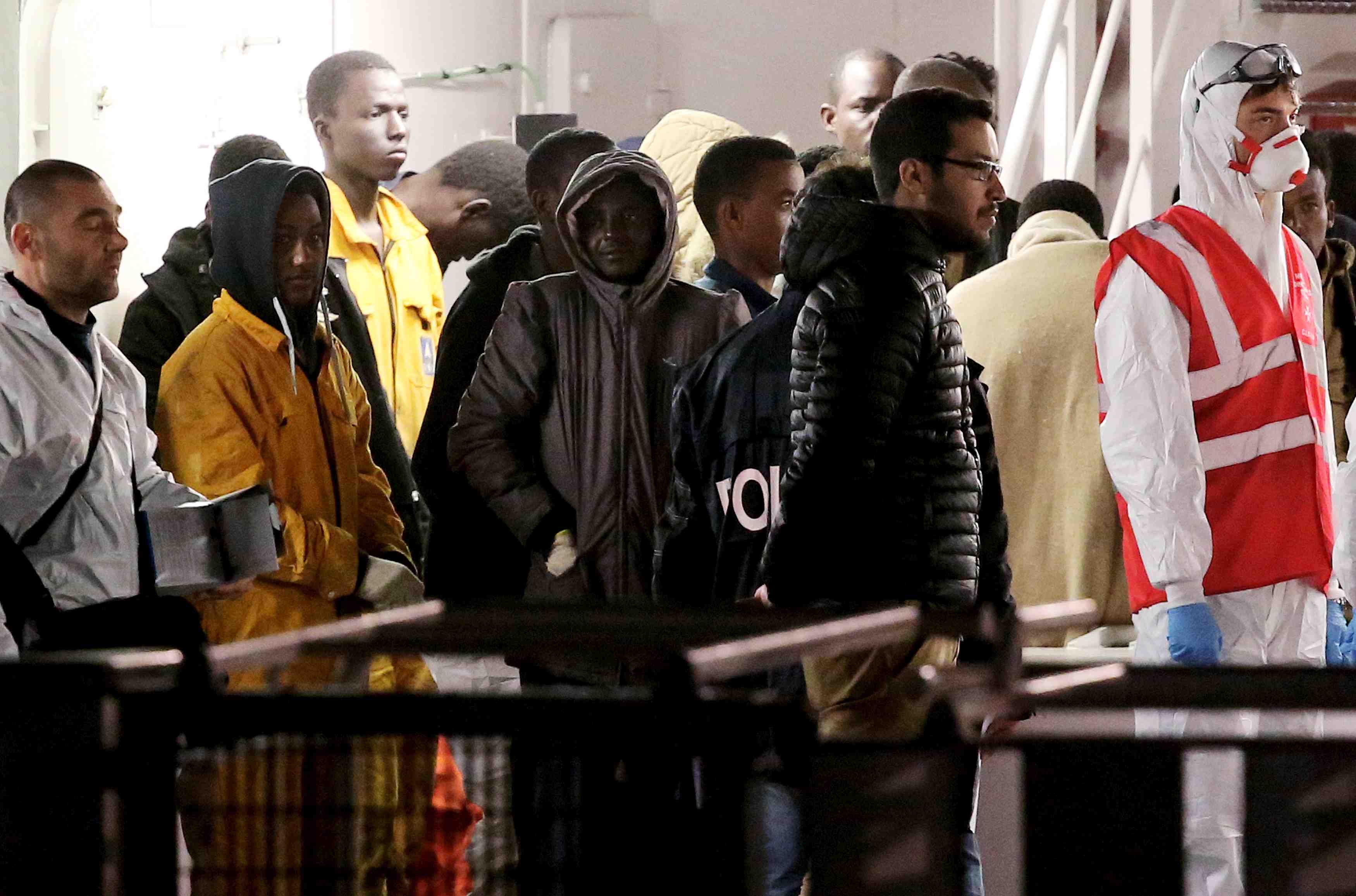 Rome pense avoir retrouve le bateau ayant coule avec 900 migrants 