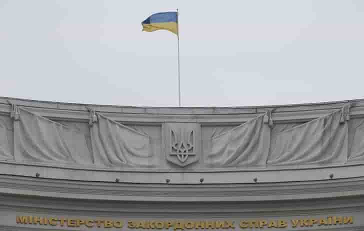 Ukraine: l'ue proroge ses sanctions individuelles contre des russes