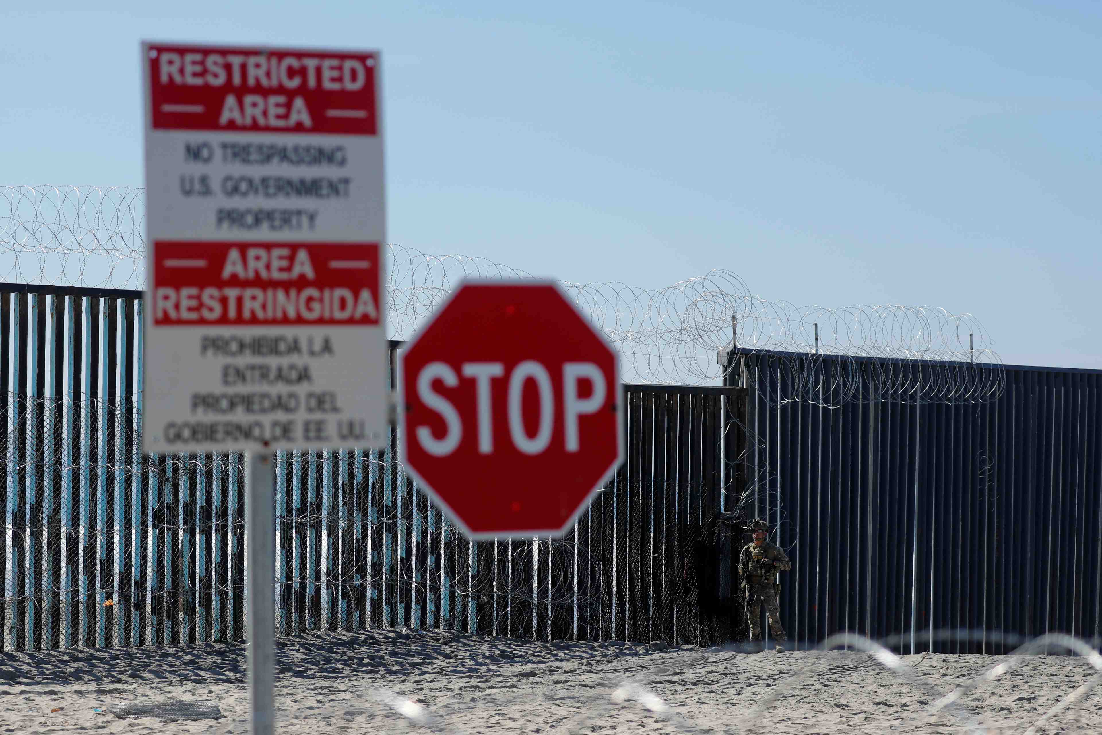 Des soldats us envoyes en renfort a la frontiere avec le mexique