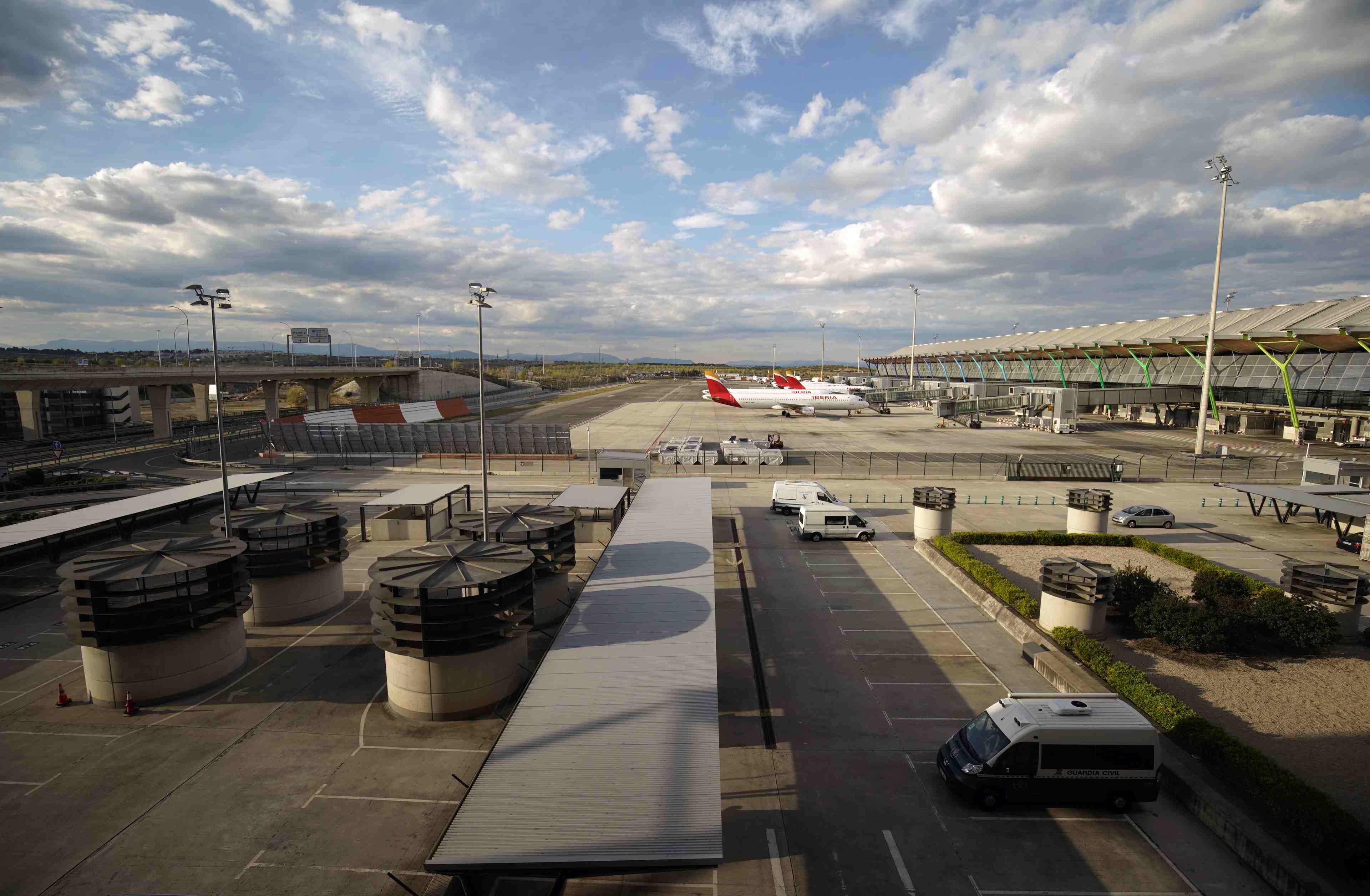 Madrid, barcelone et palma rouvrent leurs aeroports