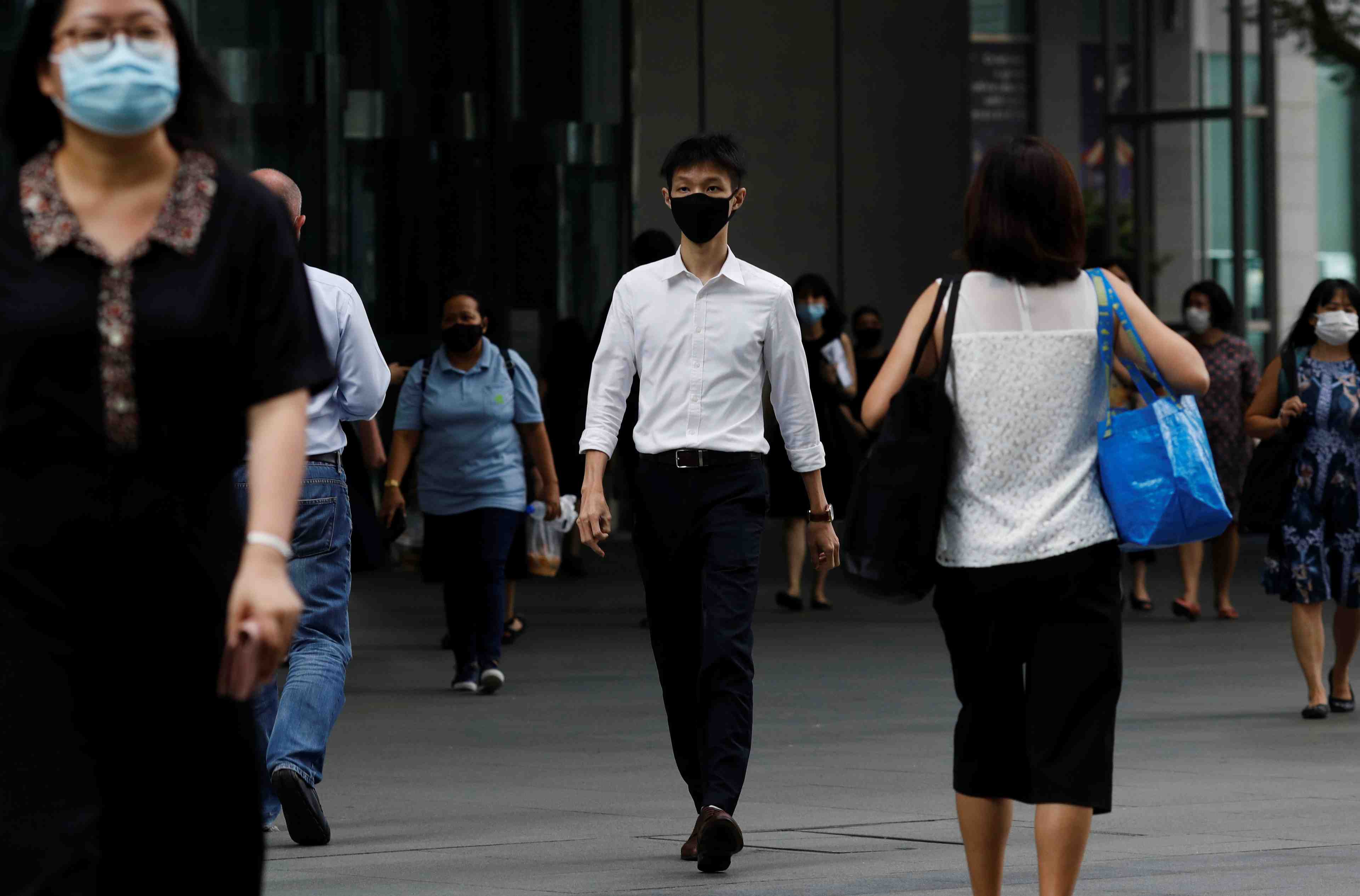 Singapour fait etat d'une contamination a une variante du coronavirus
