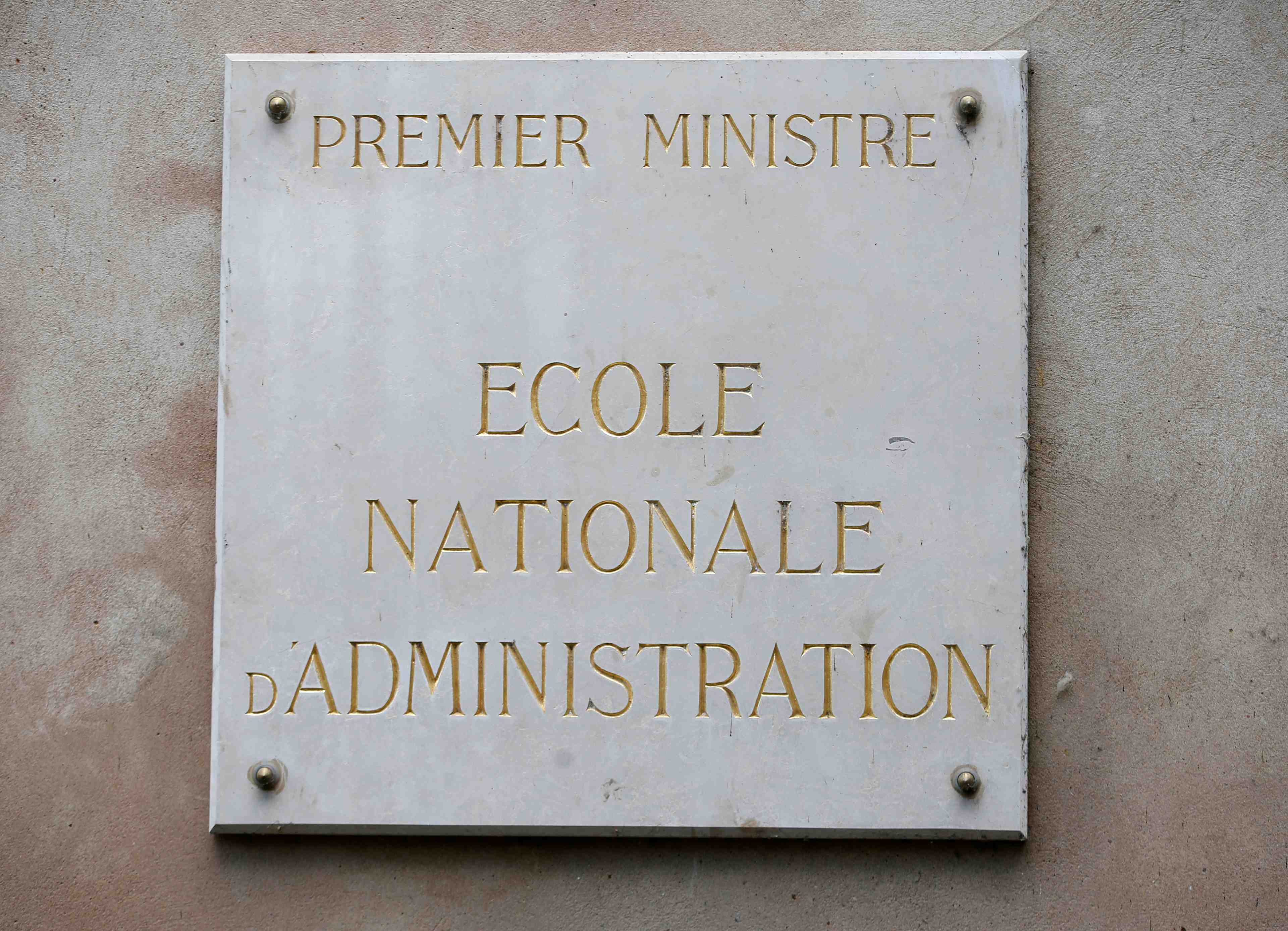 Emmanuel macron va annoncer la suppression de l'ena