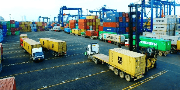 port Tanzanie commerce conteneurs