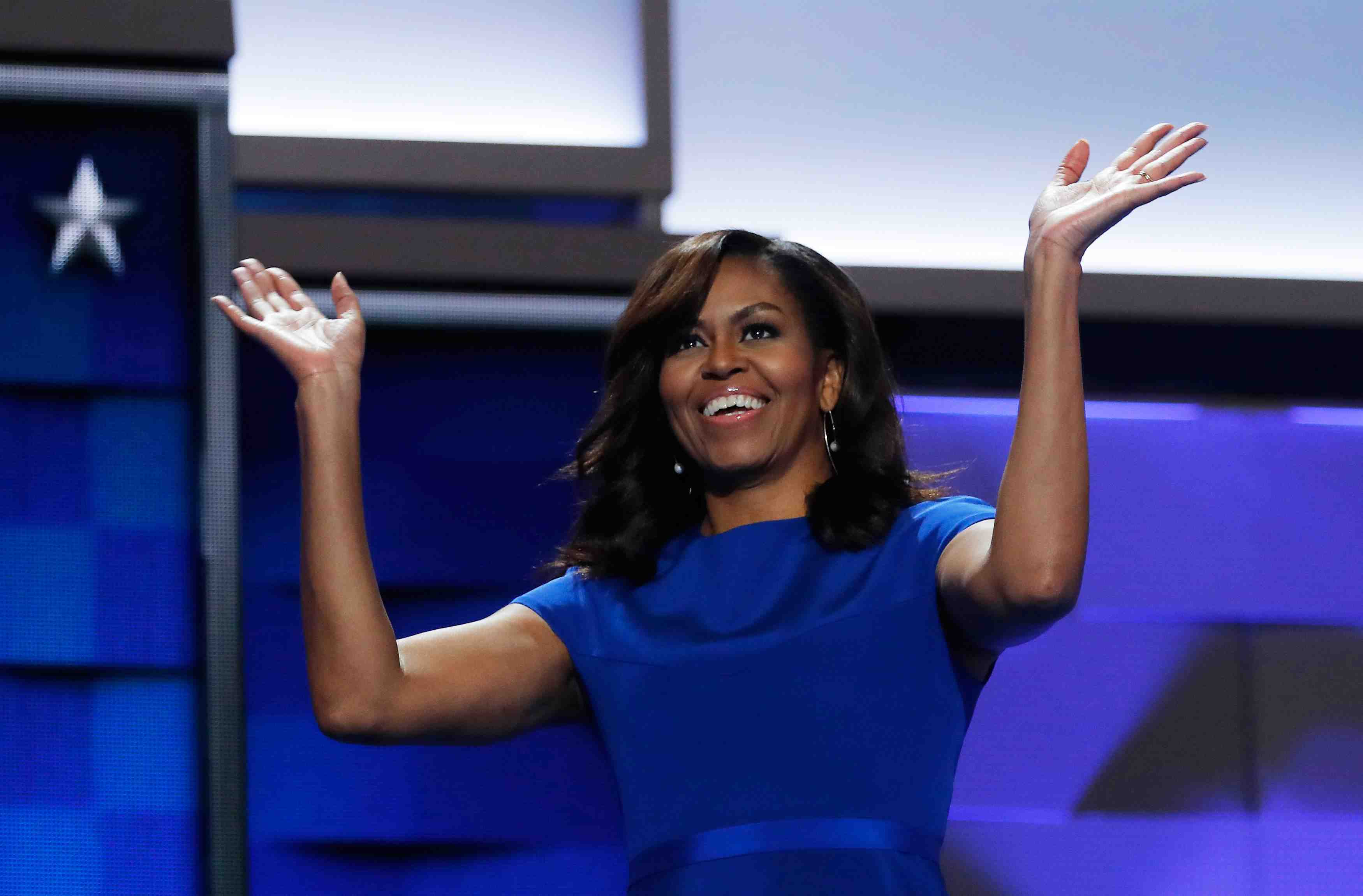 Michelle obama a la conquete des jeunes electeurs pour aider hillary clinton