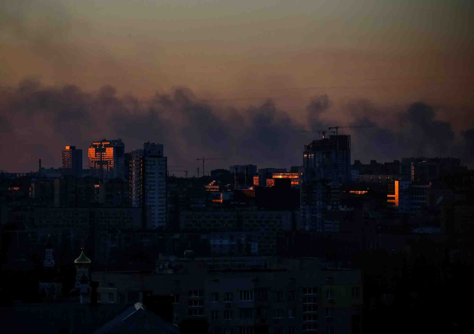 Ukraine: les combats font rage aux abords de kiev