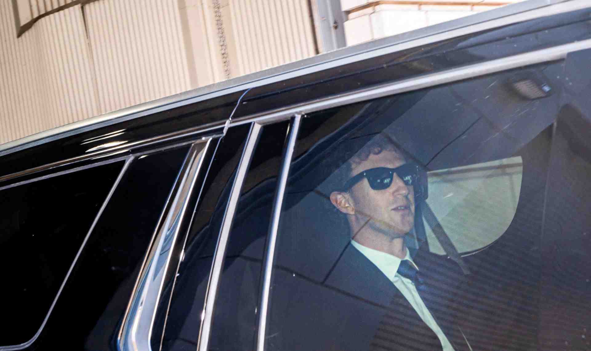 Mark Zuckerberg à la sortie du tribunal de Washington, lors du procès de Meta contre la FTC en avril 2025