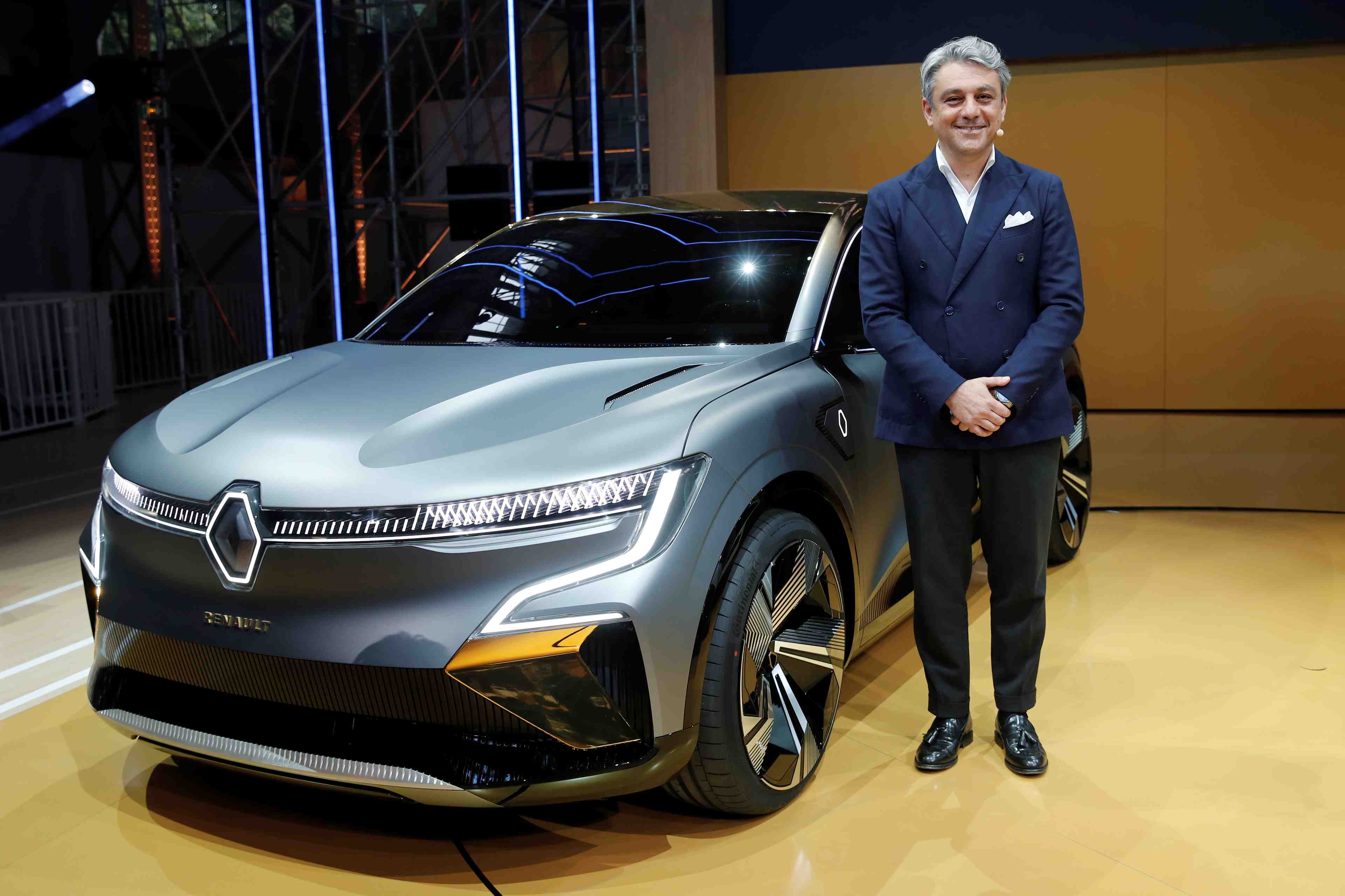 La megane electrique, manifeste de la nouvelle strategie de renault