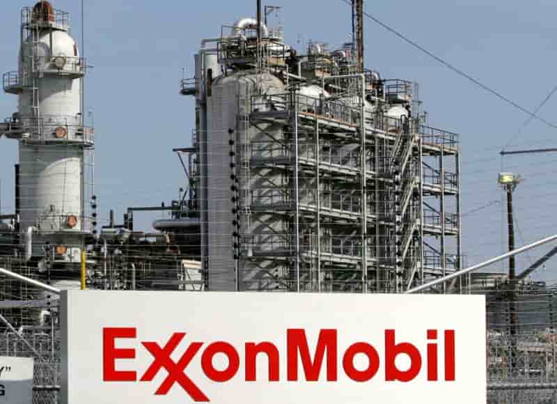 Exxon tente de rassurer sur sa croissance et ses dividendes