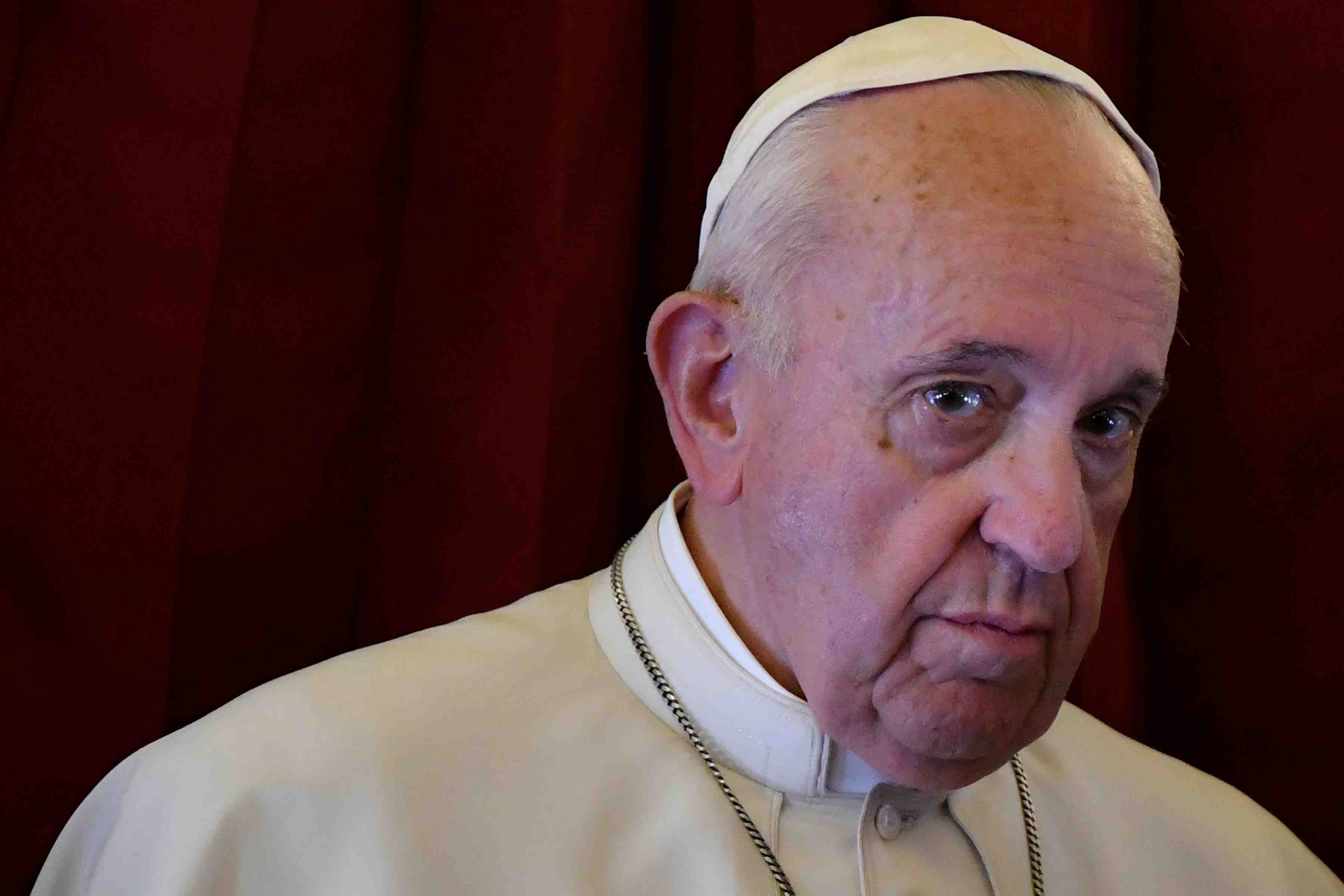 Le pape invite l'eglise a reconnaitre "une large trame d'autoritarisme" masculin