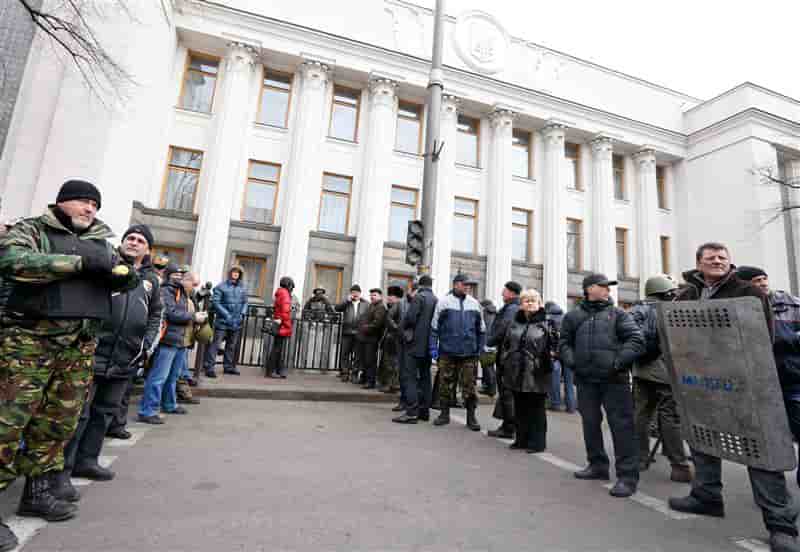 Les opposants ukrainiens veulent des élections avant le 25 mai