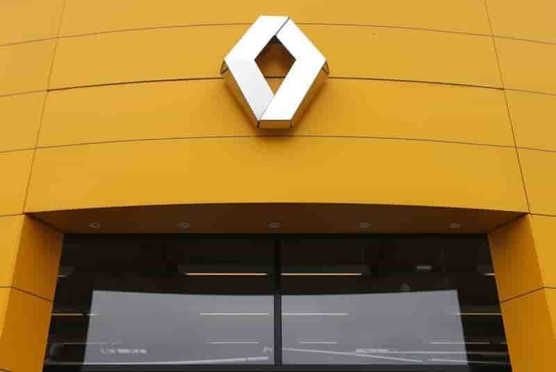 Renault, en tete des hausses du cac 40 a la mi-seance