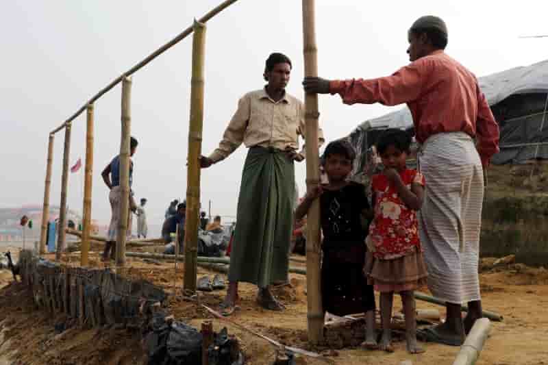 Des dizaines de villages rohingyas rases par les autorites birmanes