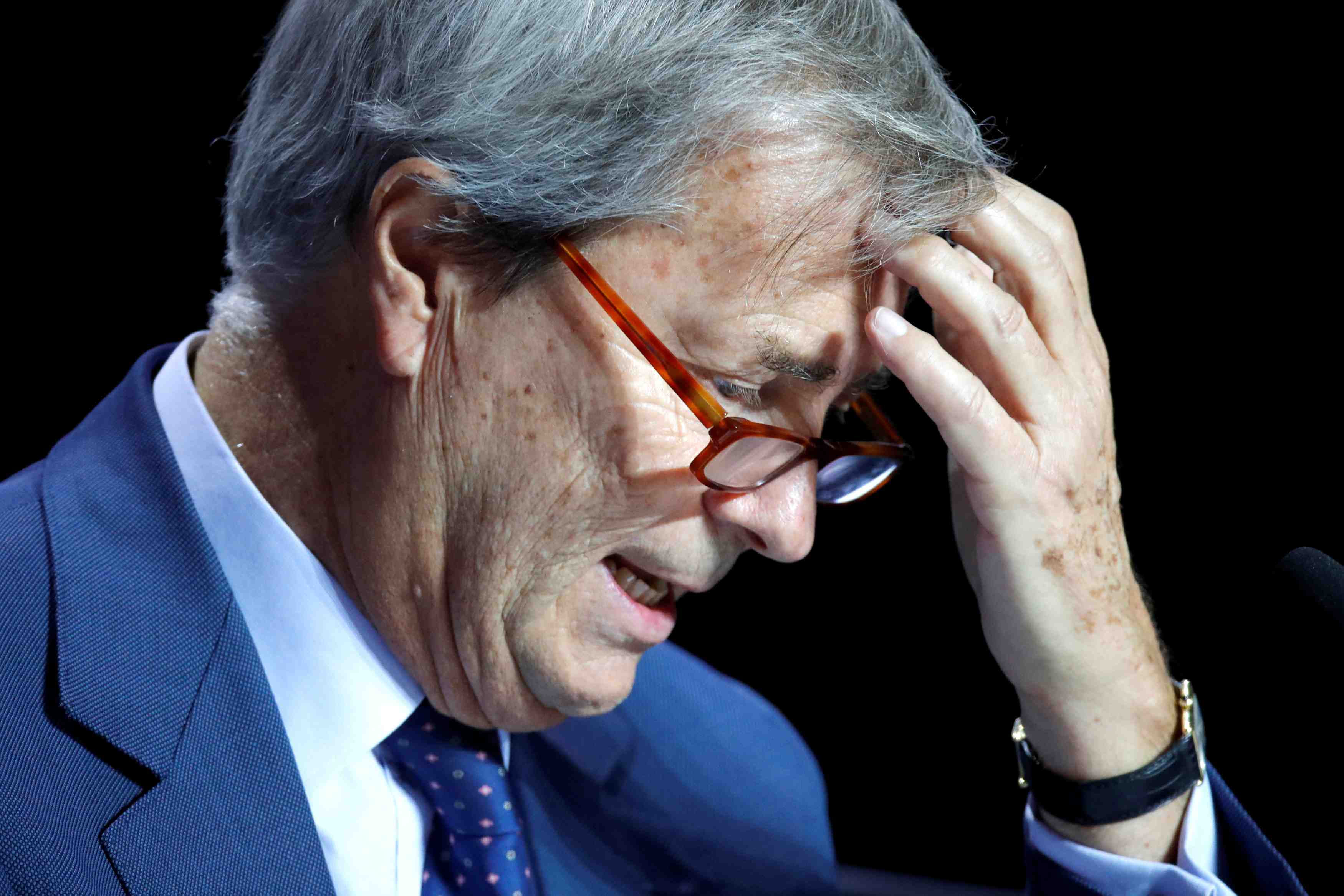 Vincent bollore maintient le cap en italie, malgre les revers