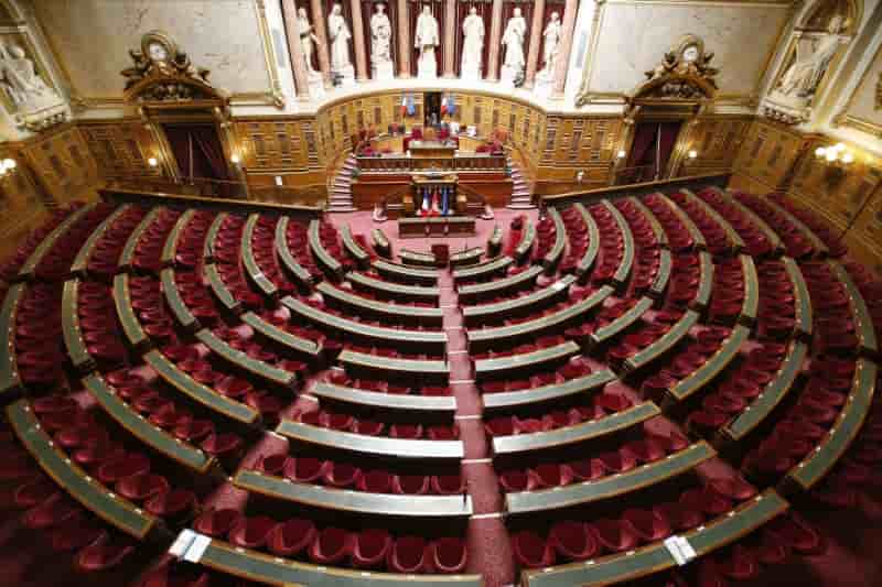Le senat francais vote une loi pour ranimer les centres-villes